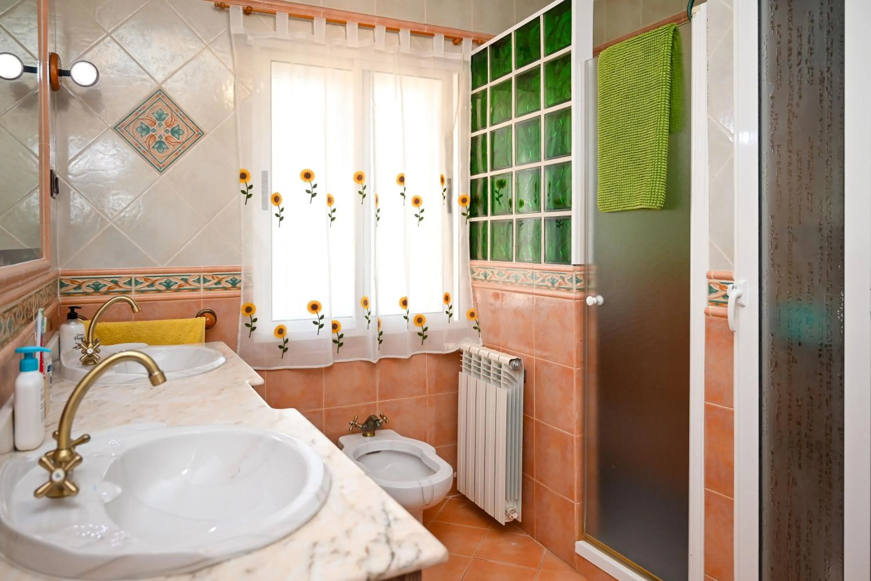Bathroom in Villa Peralta, heated and private pool ,near beach and golf !