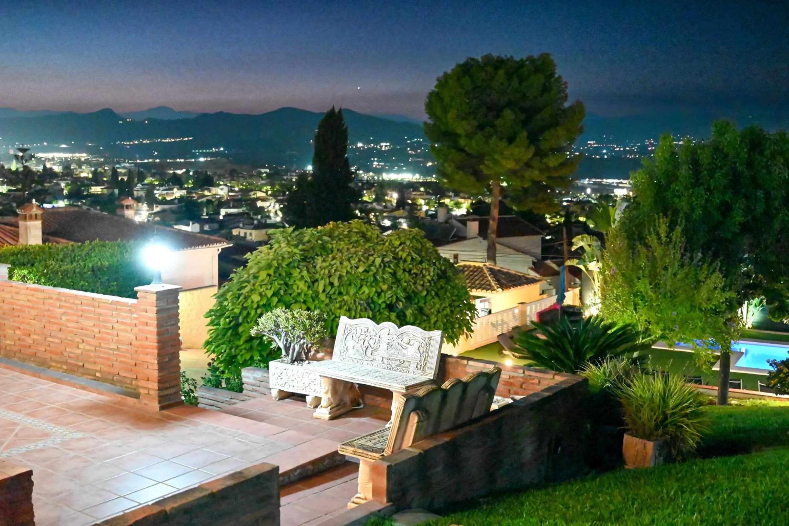 Garden view in Villa Peralta, heated and private pool ,near beach and golf !
