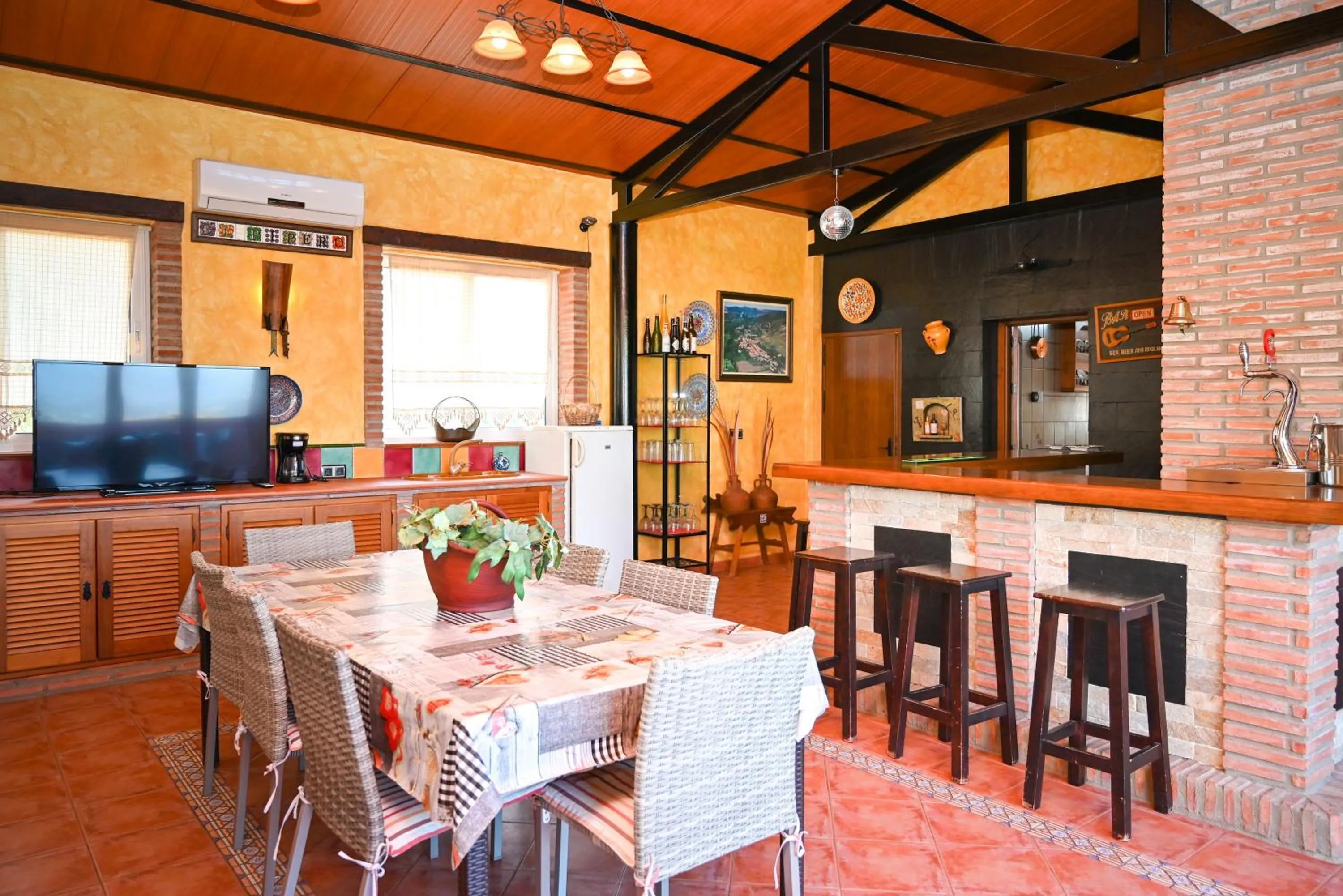 Lounge or bar in Villa Peralta, heated and private pool ,near beach and golf !