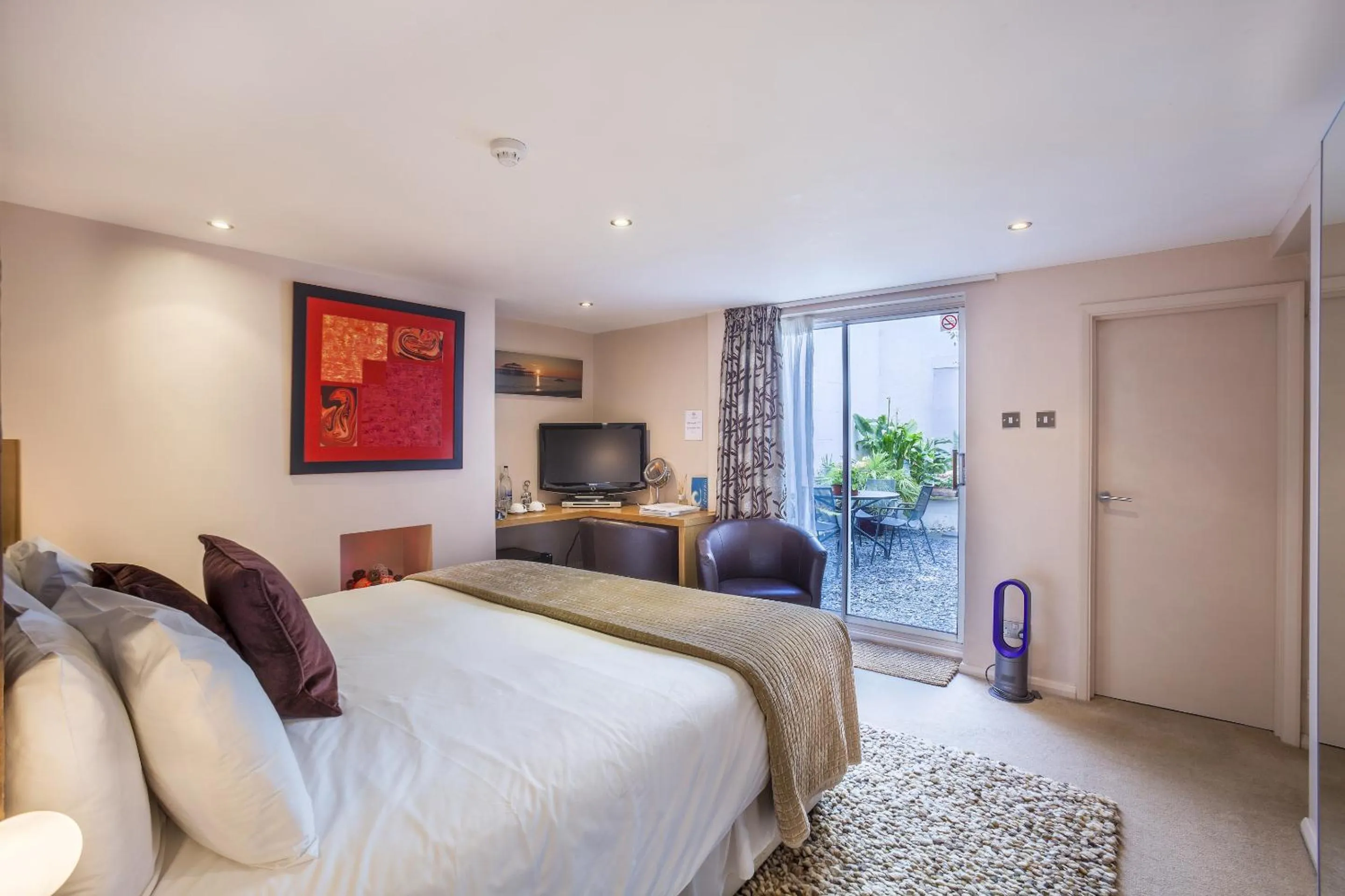 Bedroom, Bed in Brightonwave