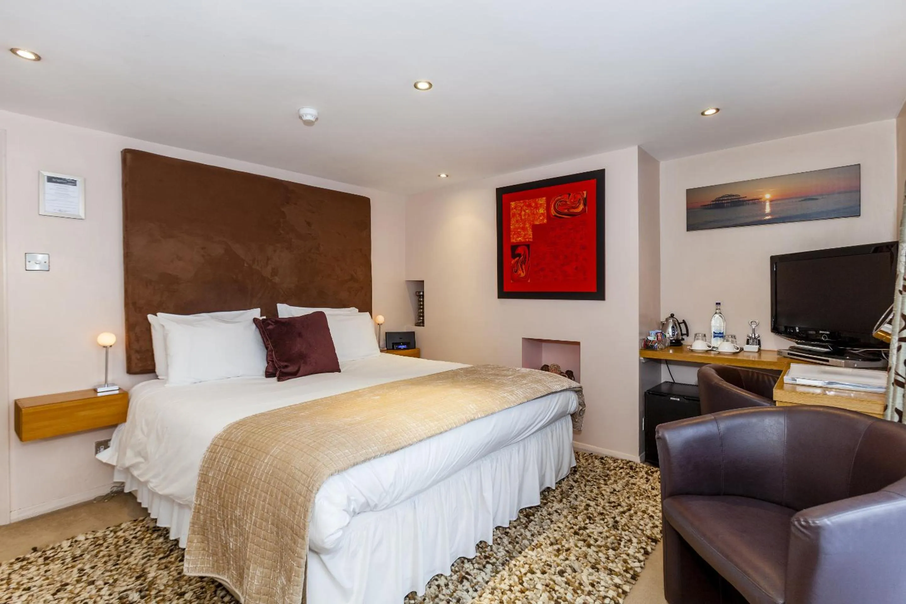 Bedroom, Bed in Brightonwave