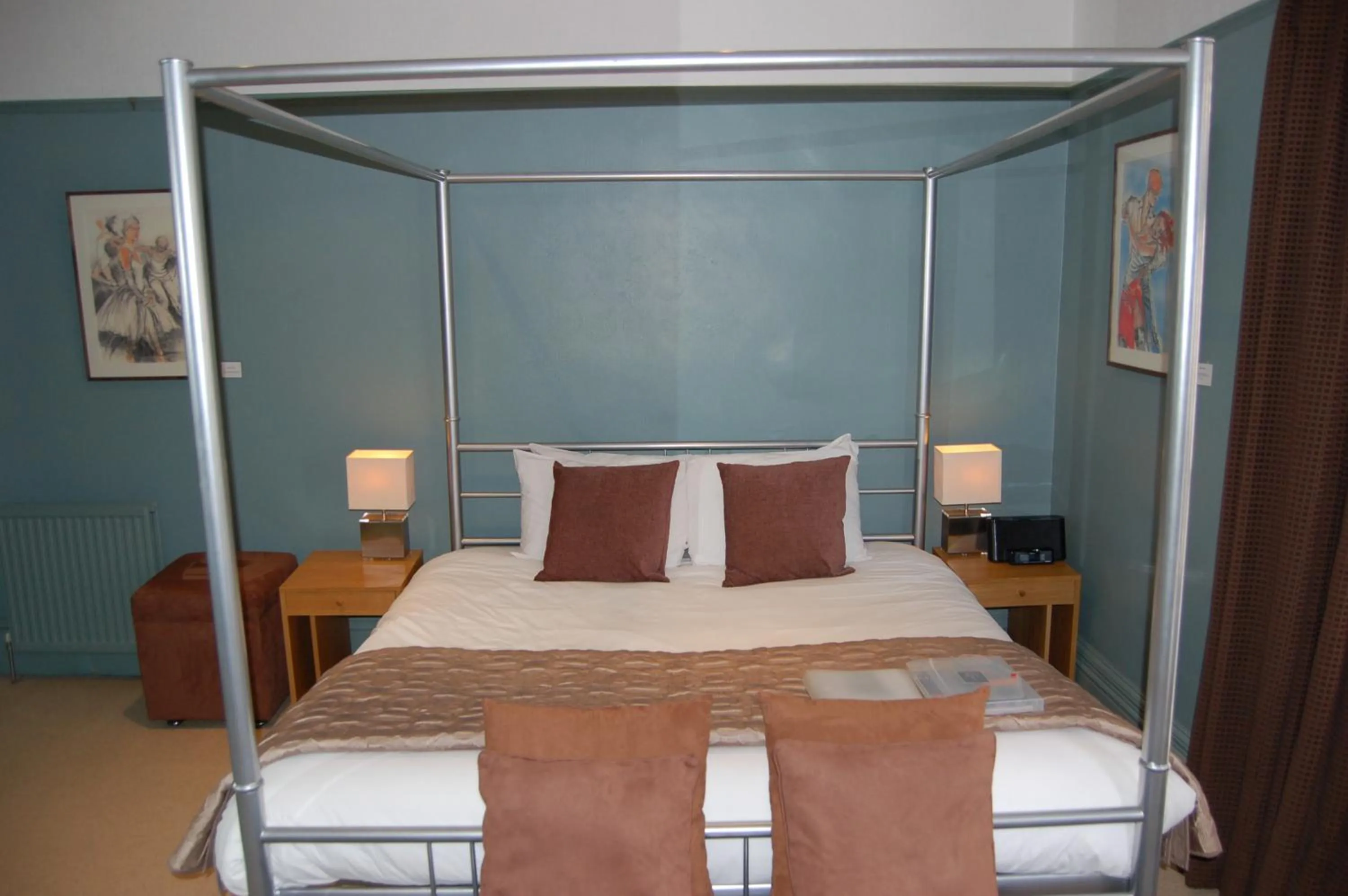 Bedroom, Bed in Brightonwave