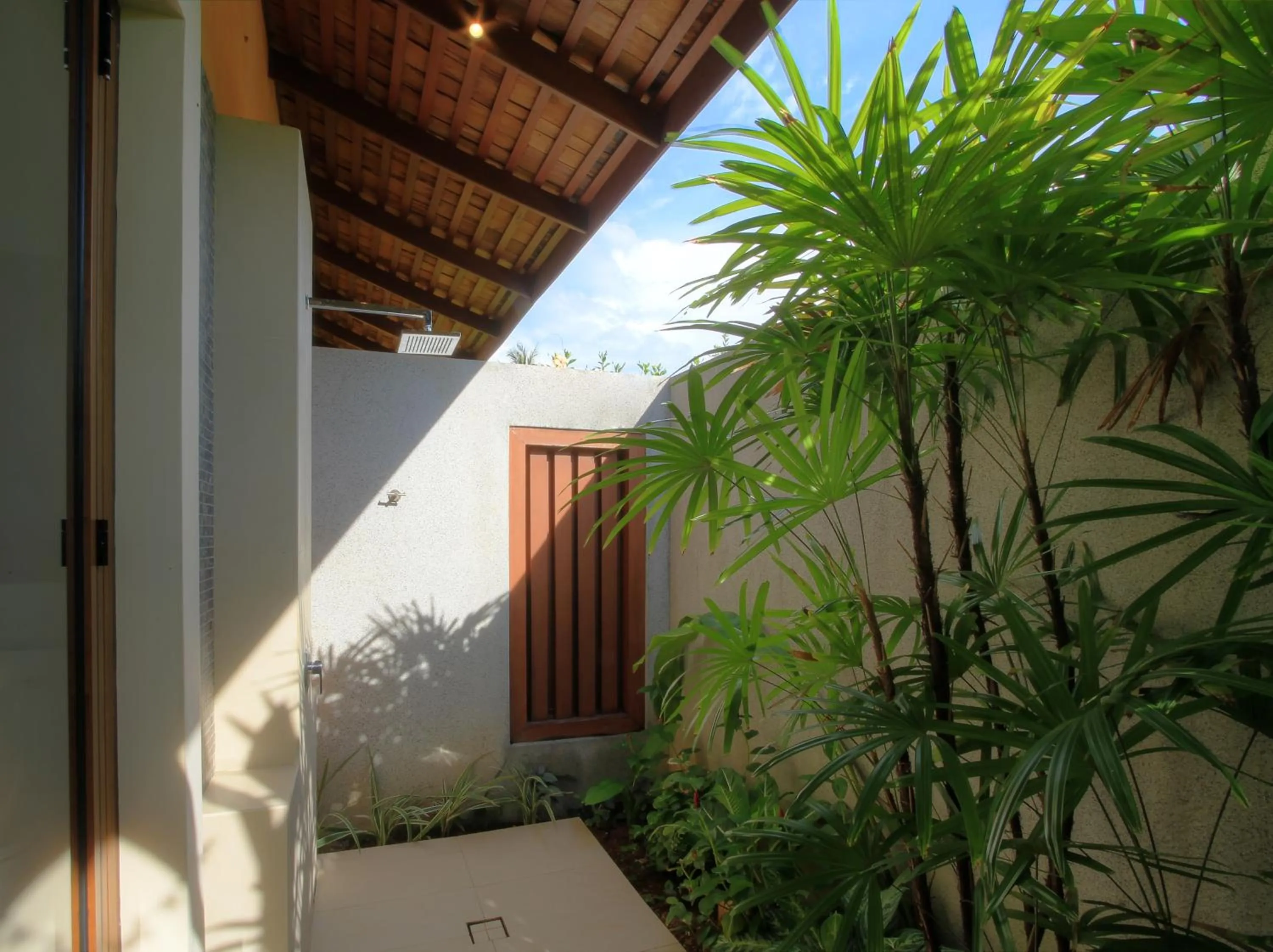 Shower in Laguna Villas Boutique Hotel