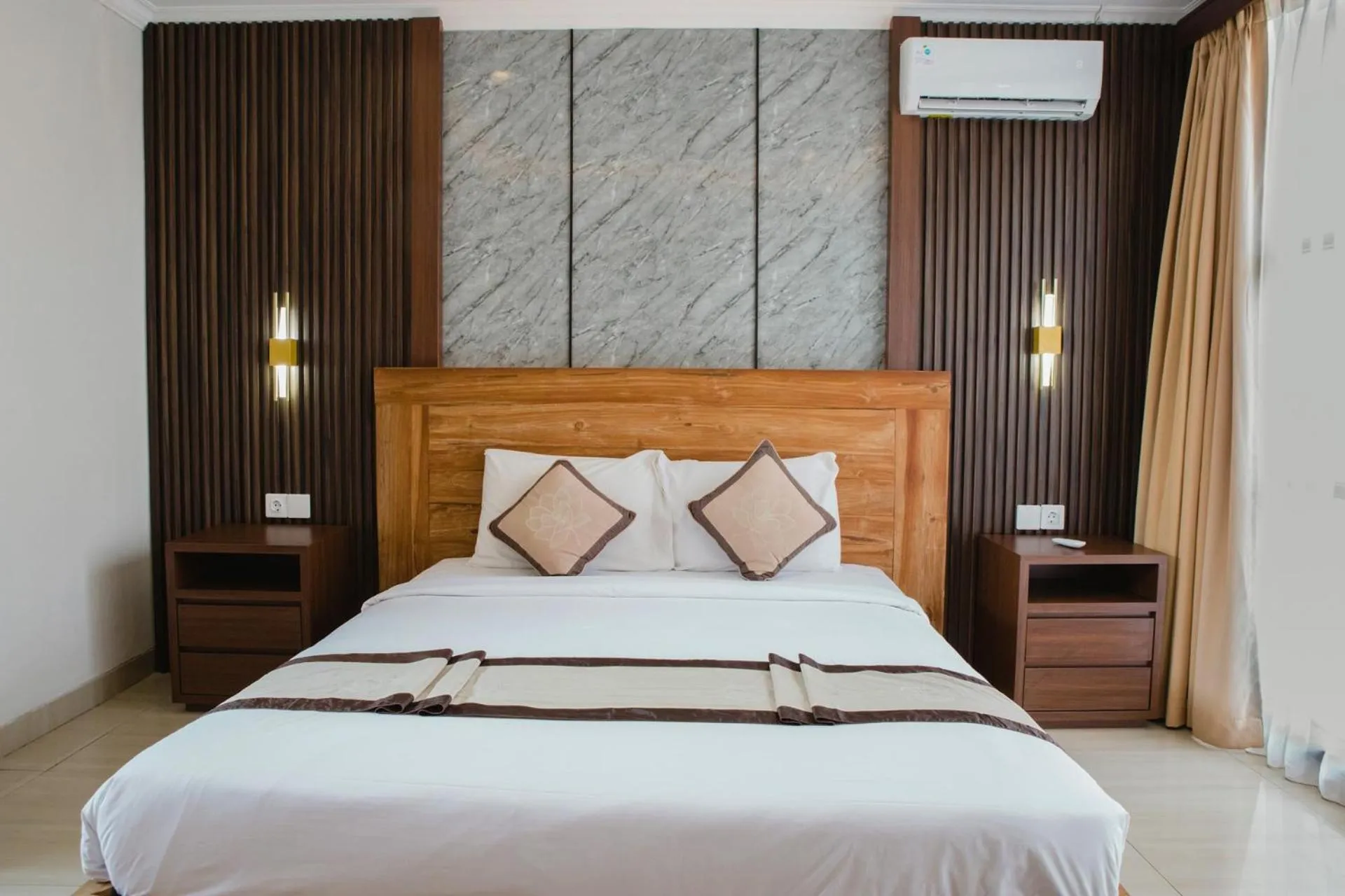 Bedroom, Bed in White Lotus Villas Seminyak