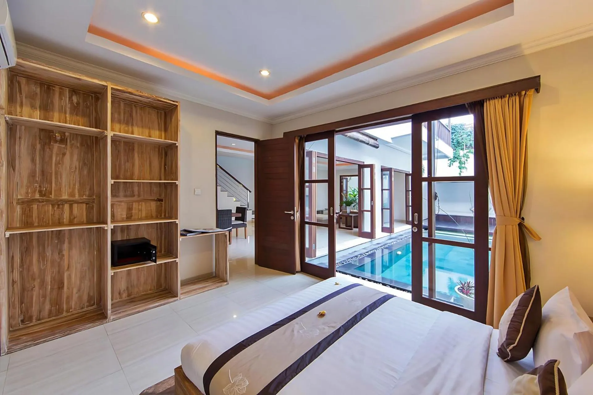 Bedroom, Bed in White Lotus Villas Seminyak