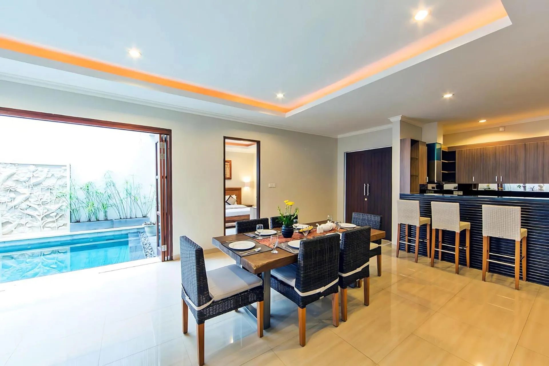 Dining area in White Lotus Villas Seminyak
