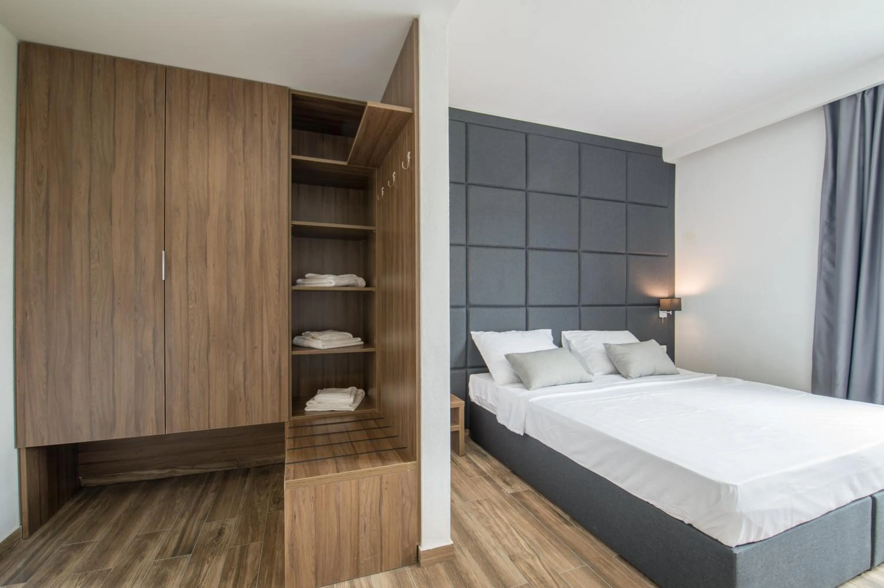Hotel Tau