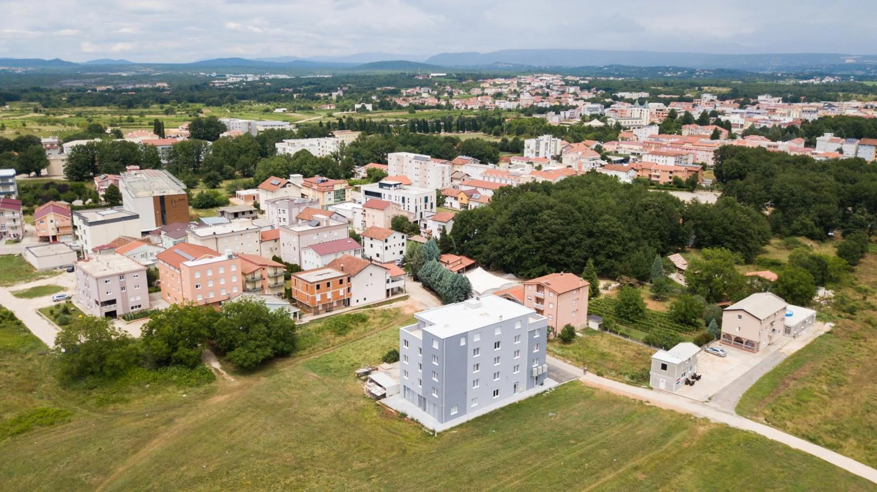 Hotel Tau