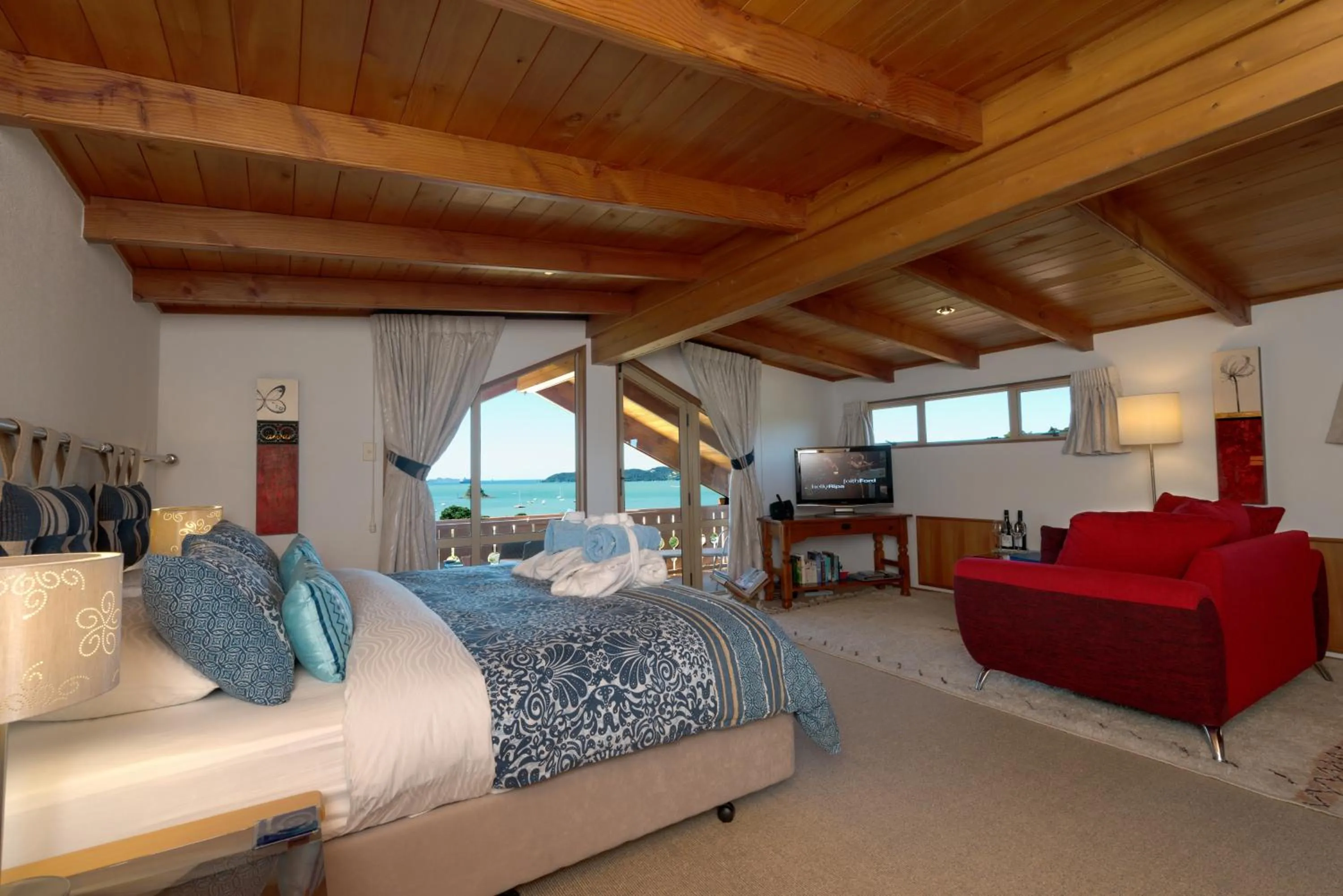 Photo of the whole room, Bed in Chalet Romantica