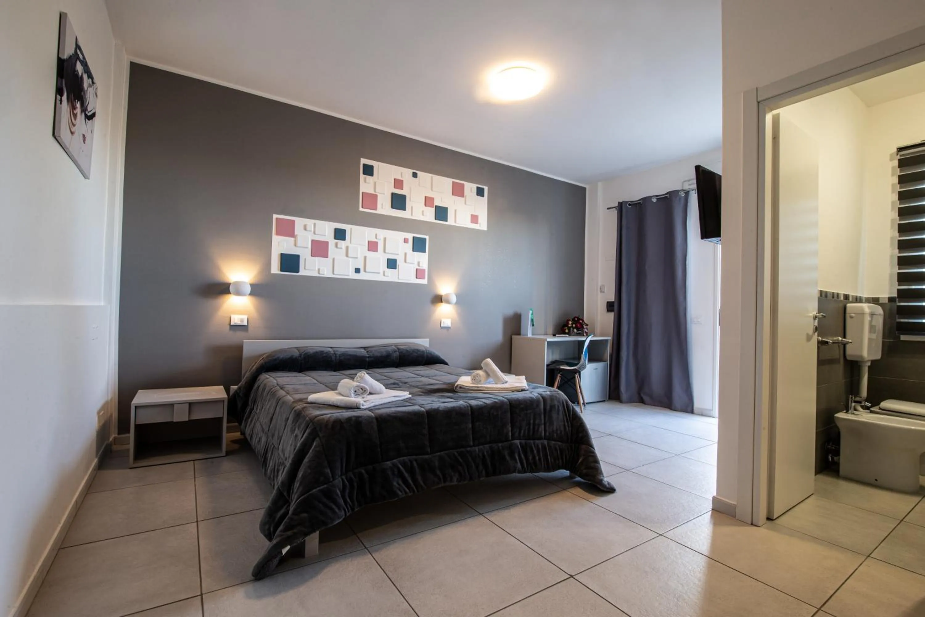 Bedroom, Bed in Piano Monaco