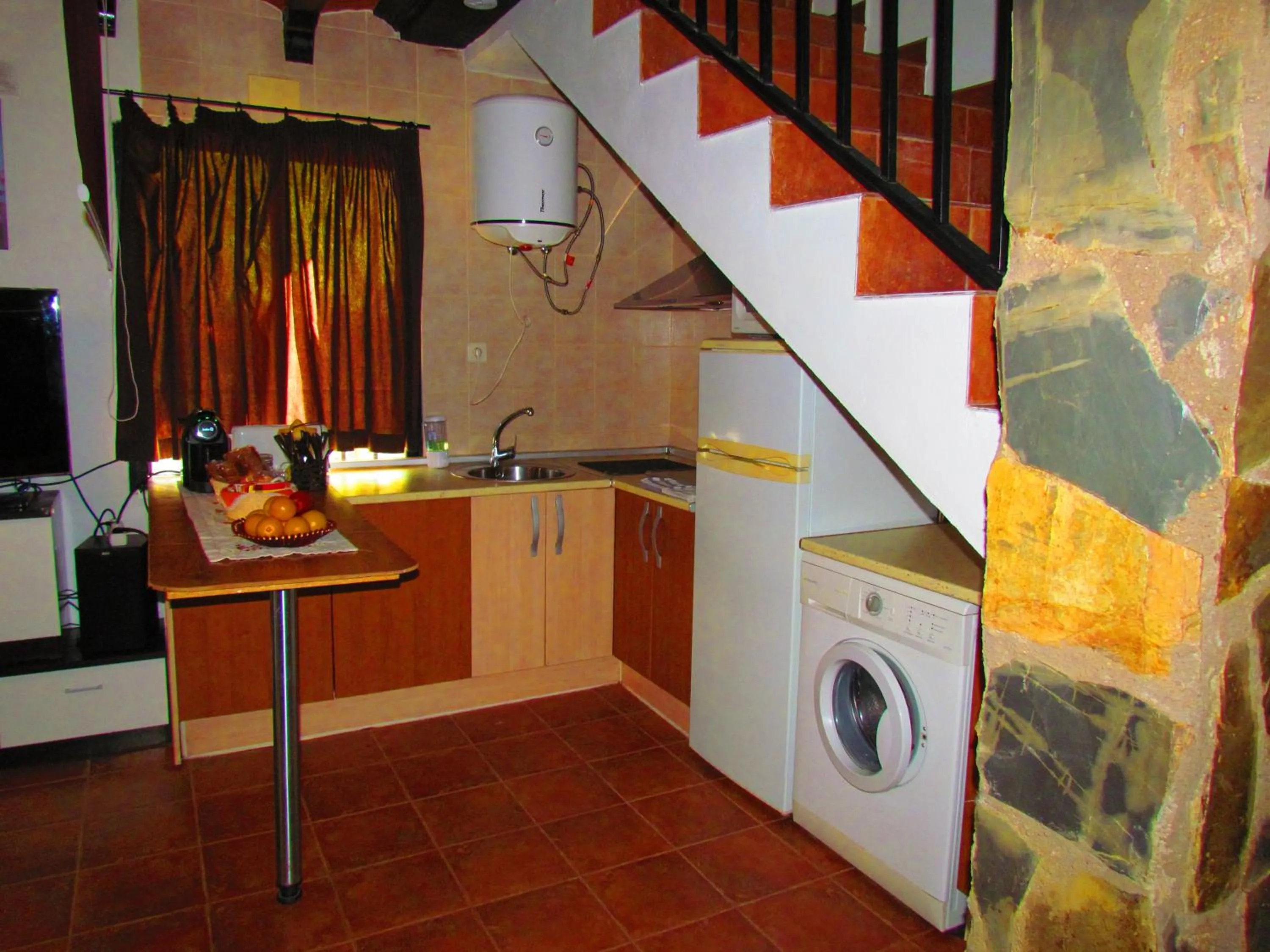 Kitchen or kitchenette in Apartamentos Casas Rurales "Paraje San Blas" TR-BA-00166