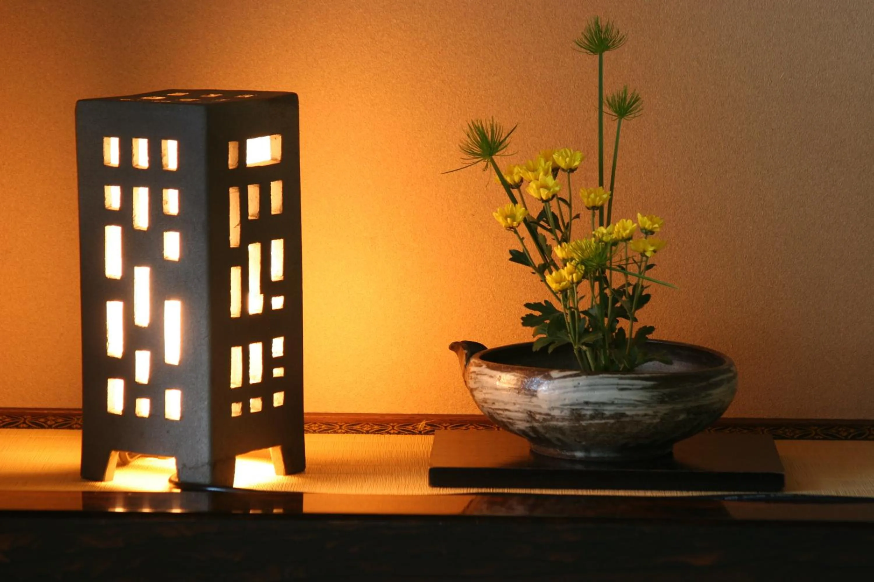 Decorative detail in Kakimotoya