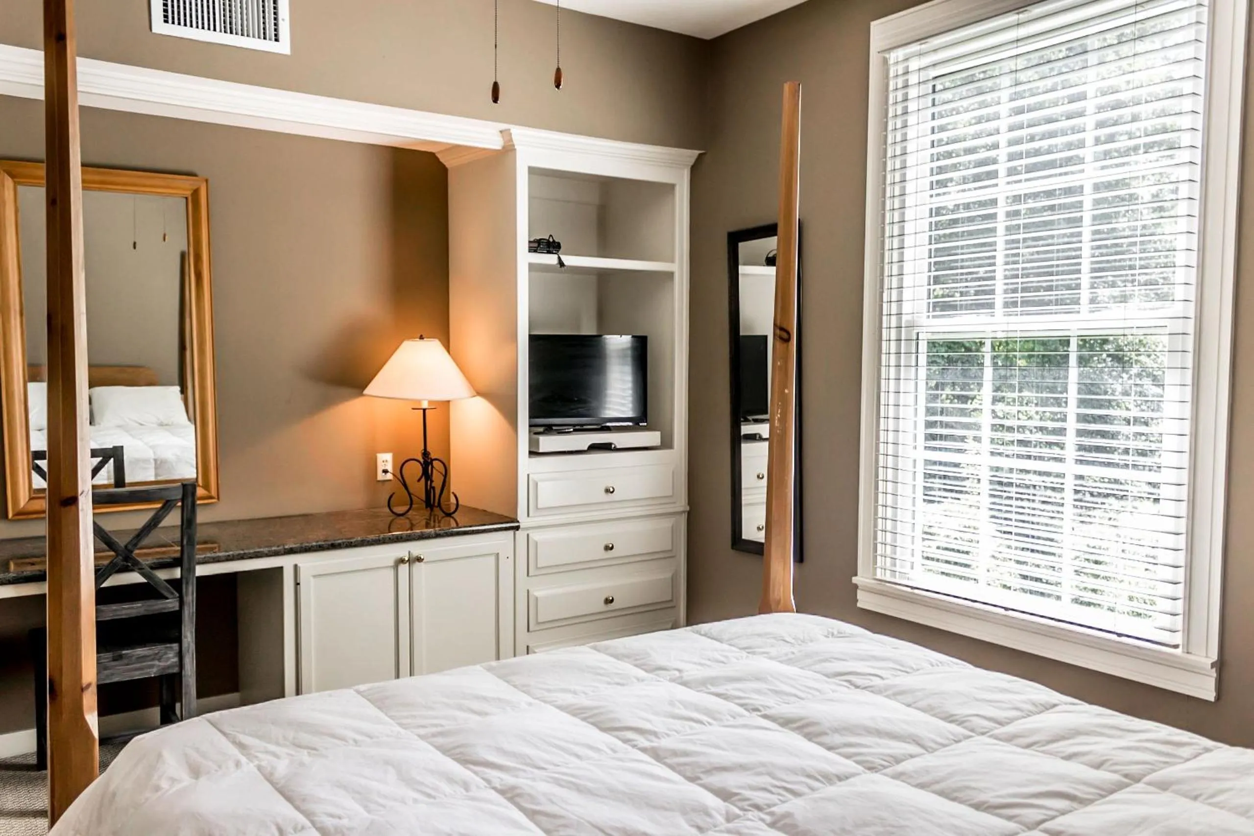 Bedroom, Bed in The Lodge at The Bluffs
