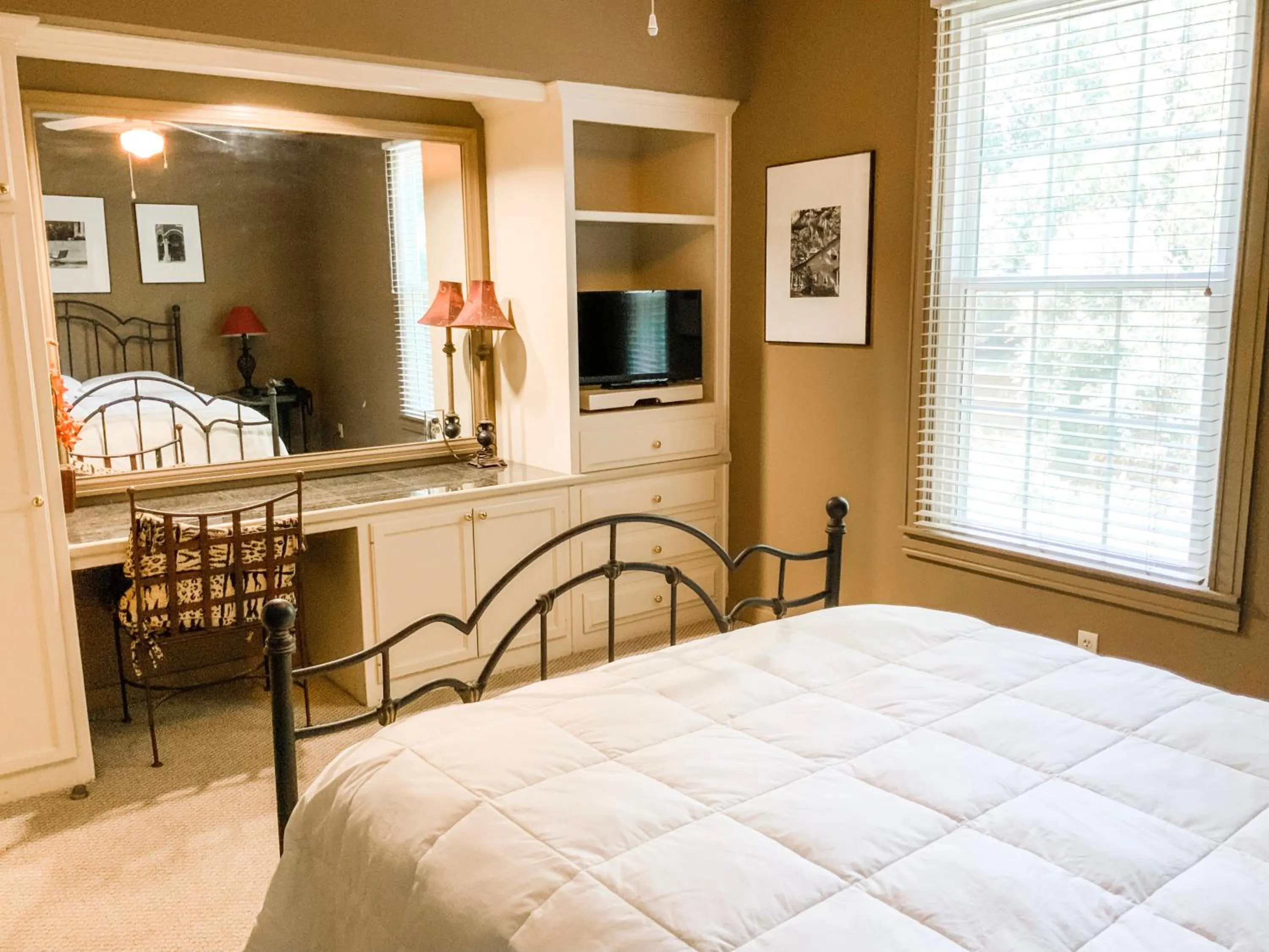 Bedroom, Bed in The Lodge at The Bluffs