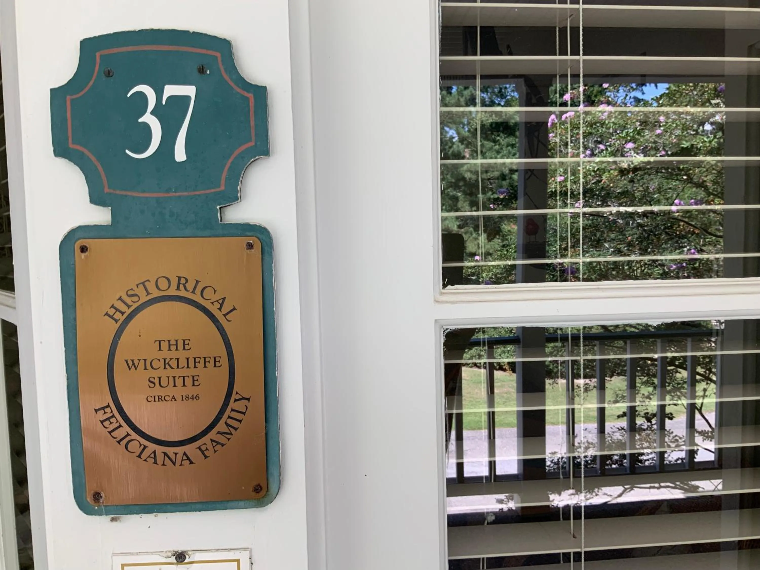 Text overlay in The Lodge at The Bluffs