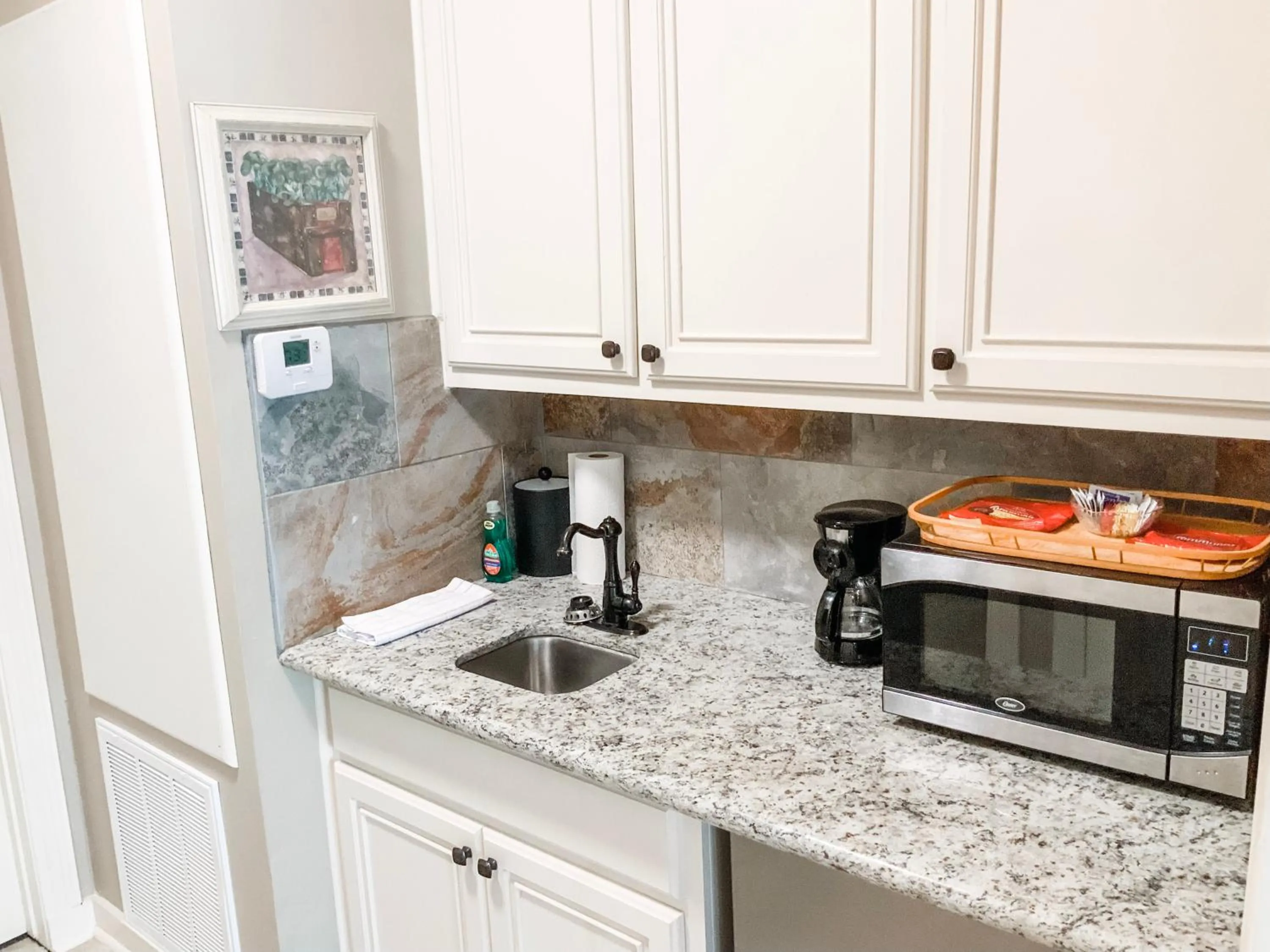 Kitchen or kitchenette in The Lodge at The Bluffs