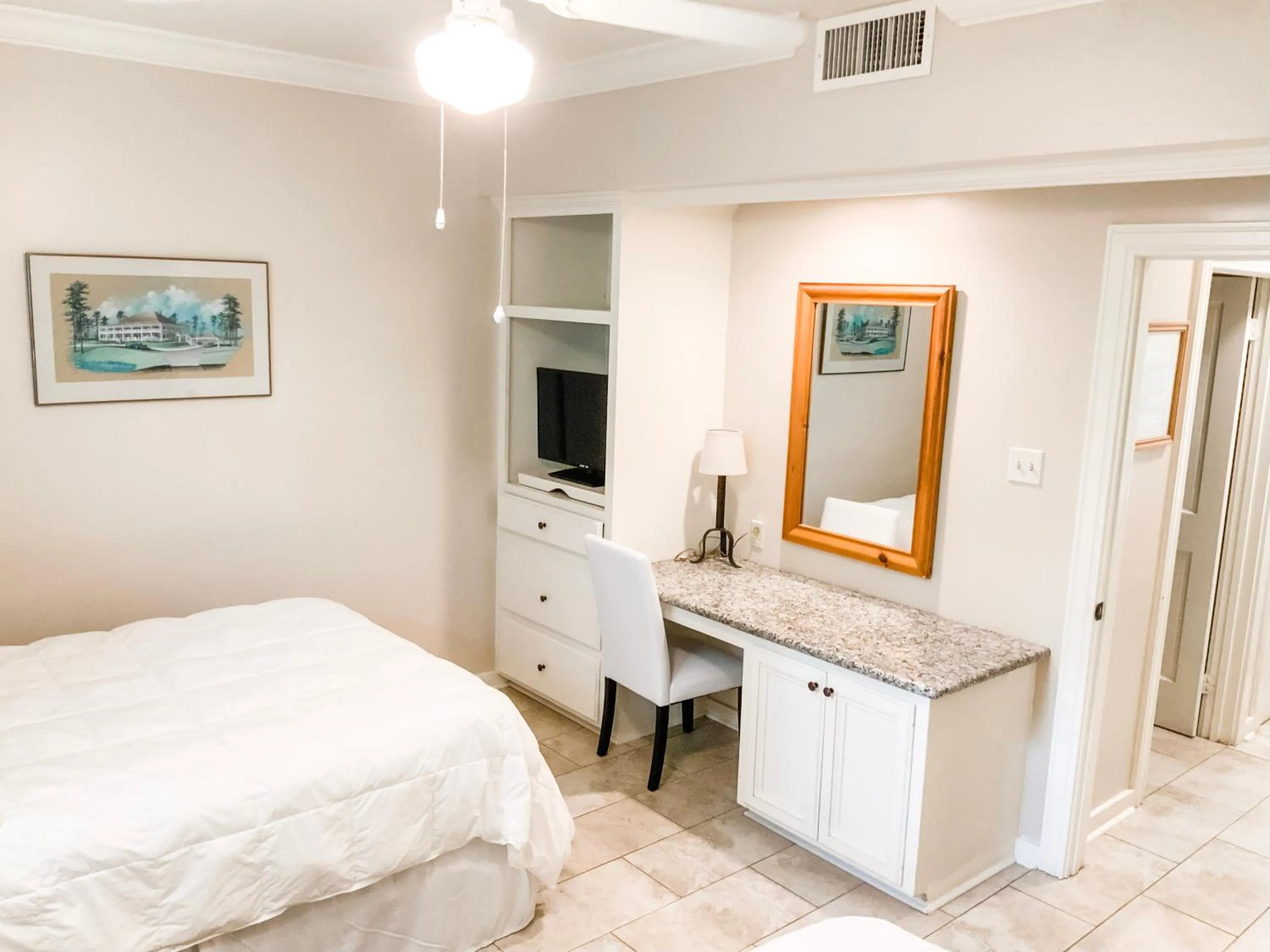 Bedroom, Bed in The Lodge at The Bluffs
