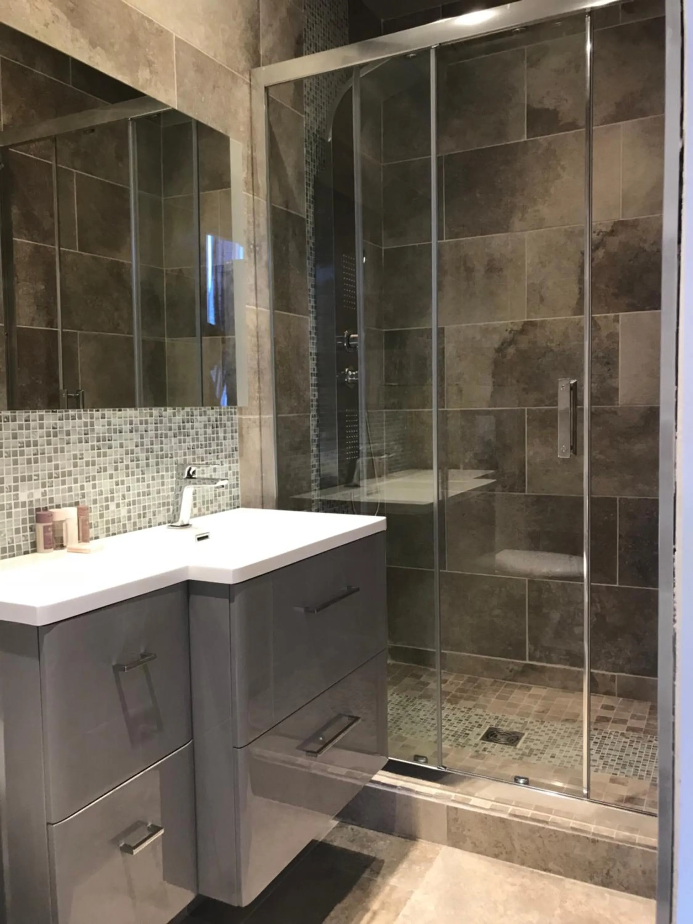 Shower in Hotel La Calanque