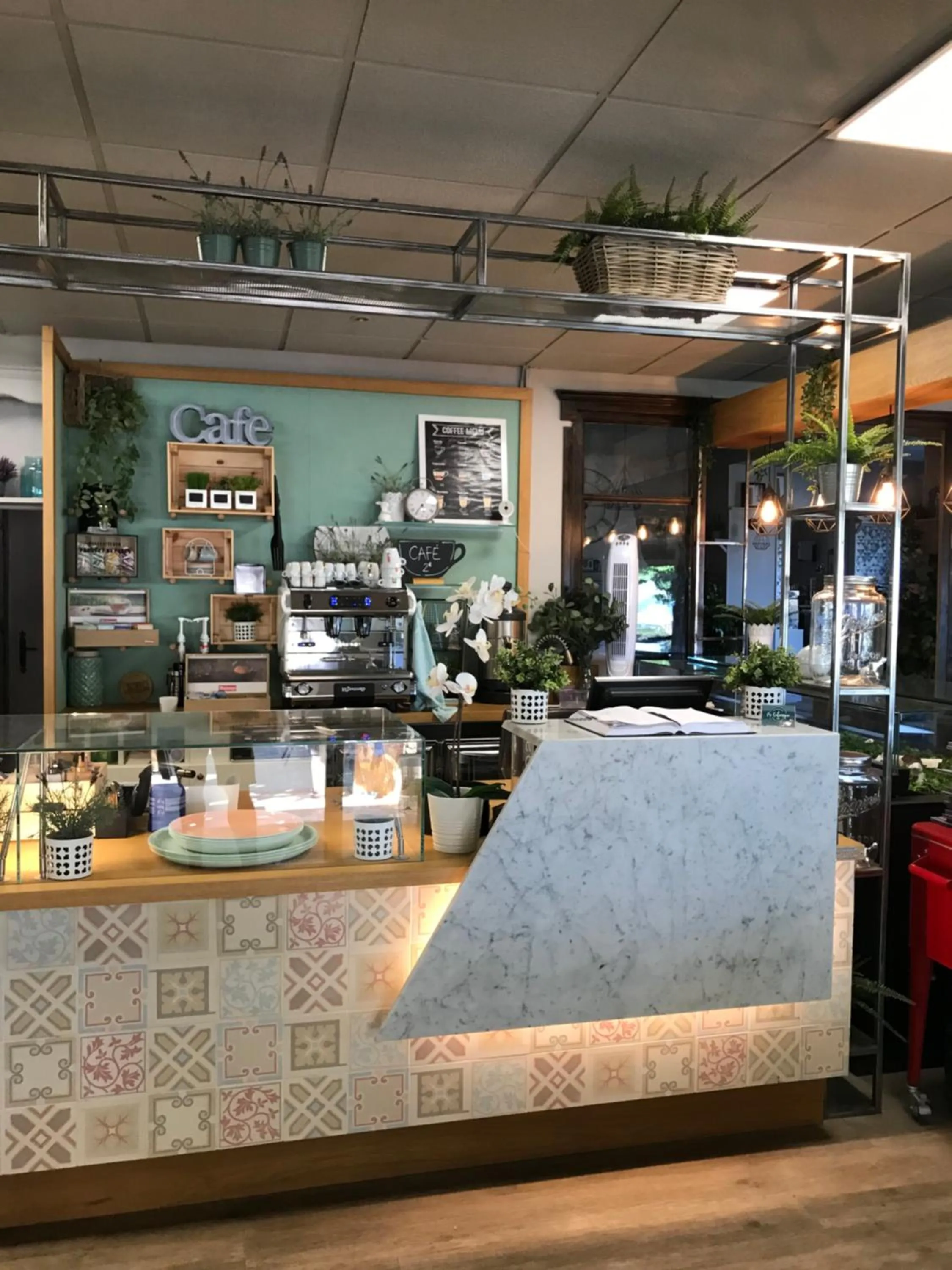 Restaurant/places to eat in Hotel La Calanque