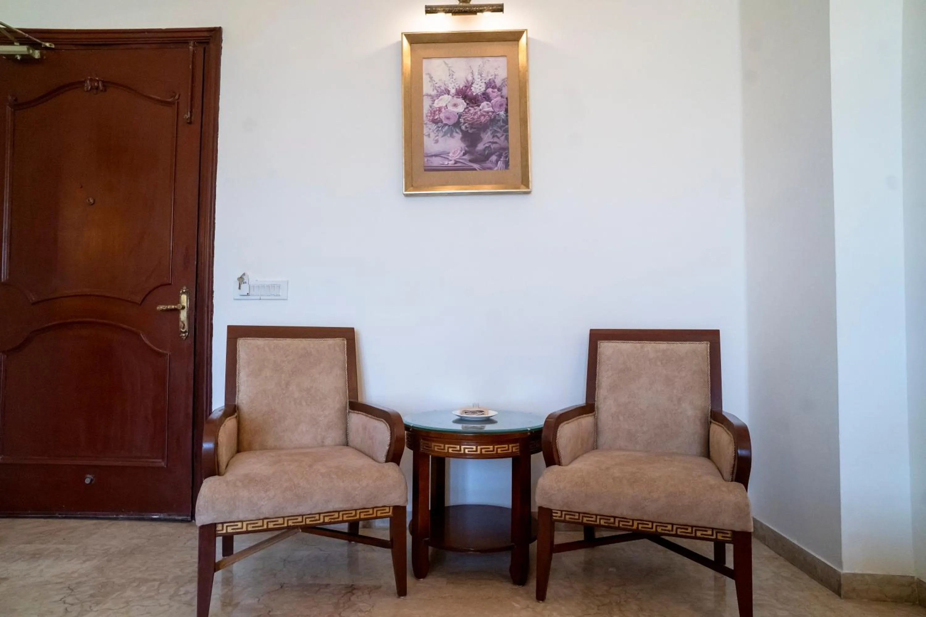 Living room in Hotel Merwara Estate- A Luxury Heritage Resort