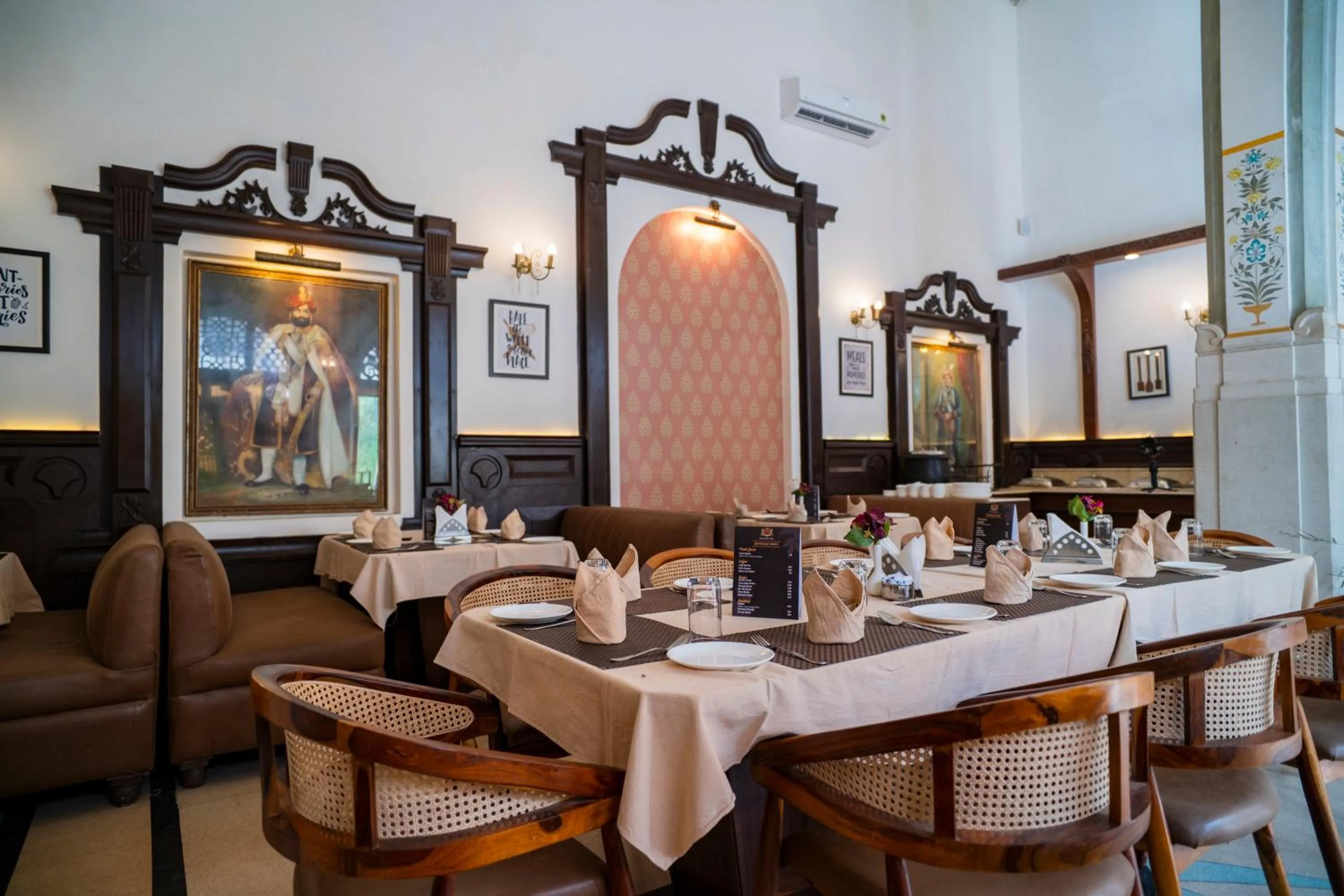 Restaurant/places to eat in Hotel Merwara Estate- A Luxury Heritage Resort