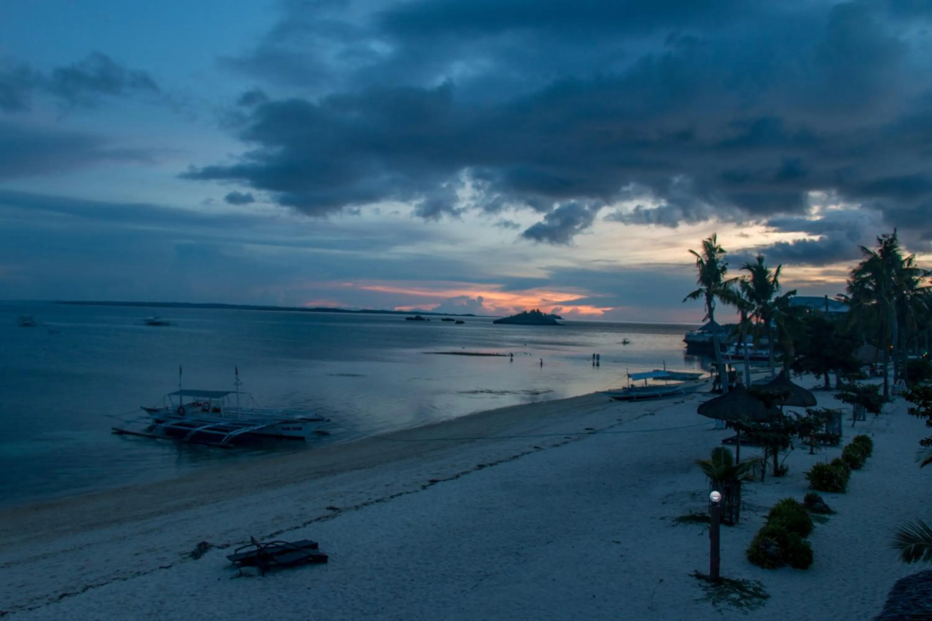 Beach in Moonlight Resort