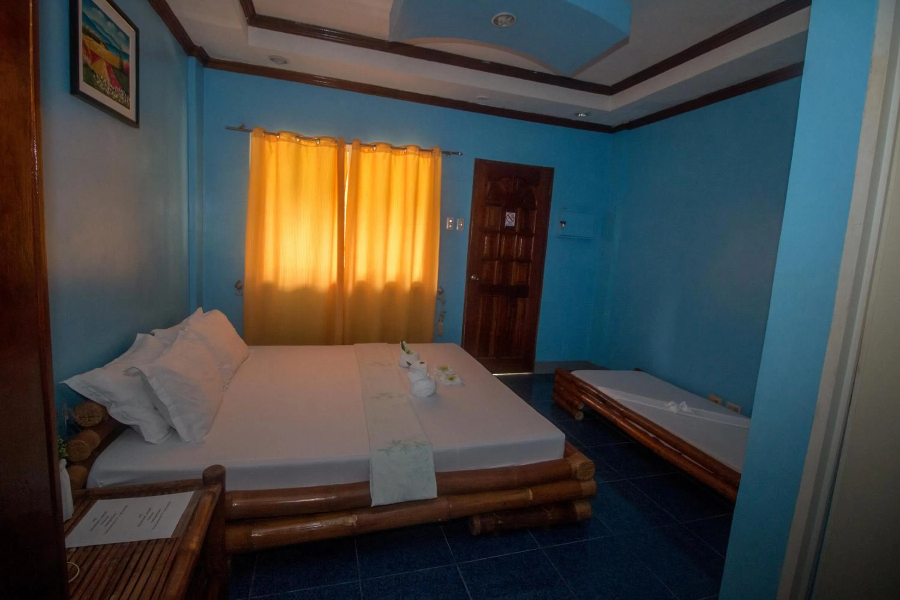 Photo of the whole room, Bed in Moonlight Resort