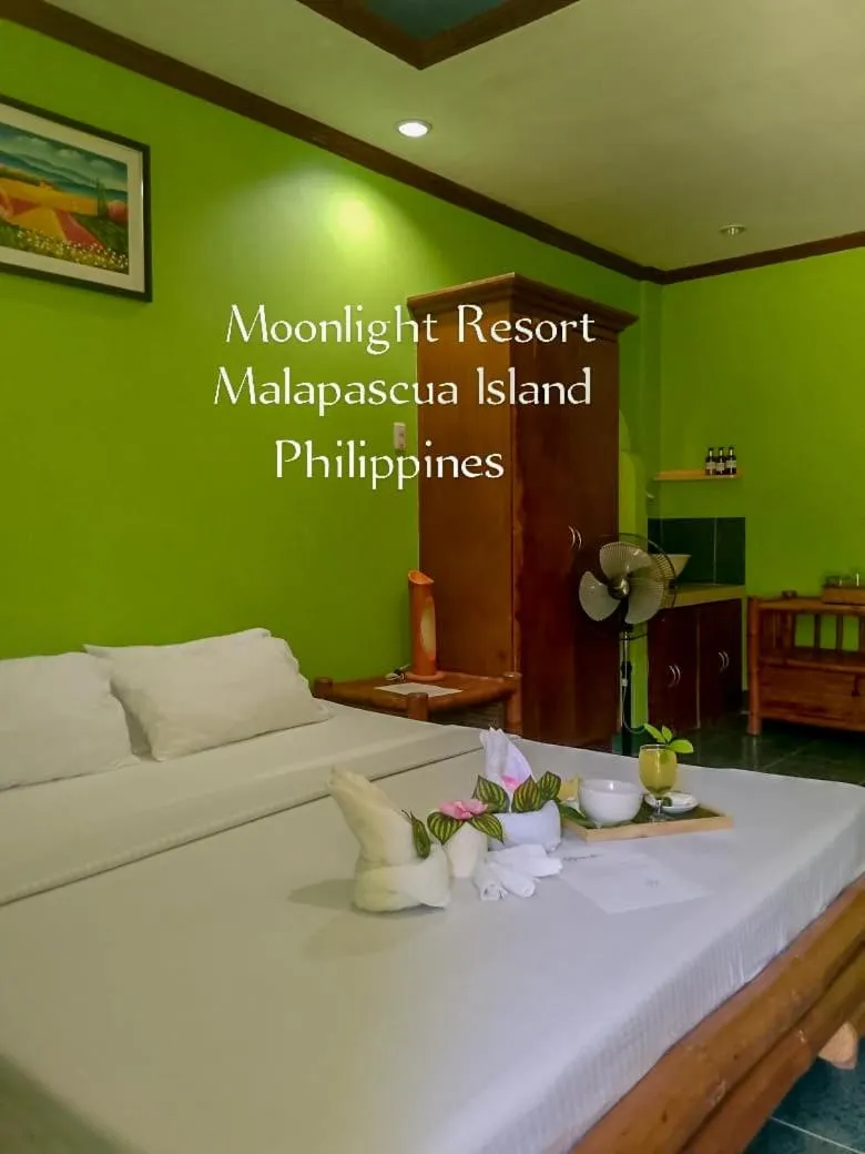 Photo of the whole room, Bed in Moonlight Resort