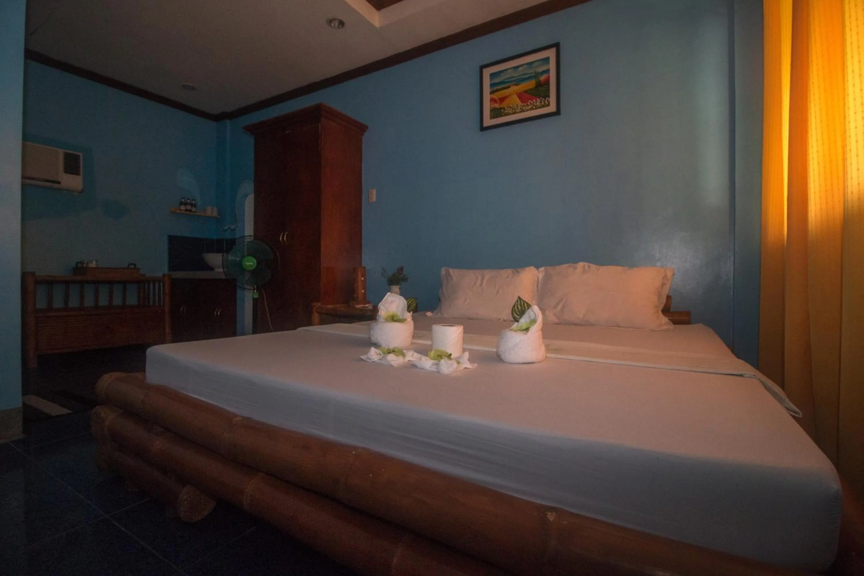 Photo of the whole room, Bed in Moonlight Resort