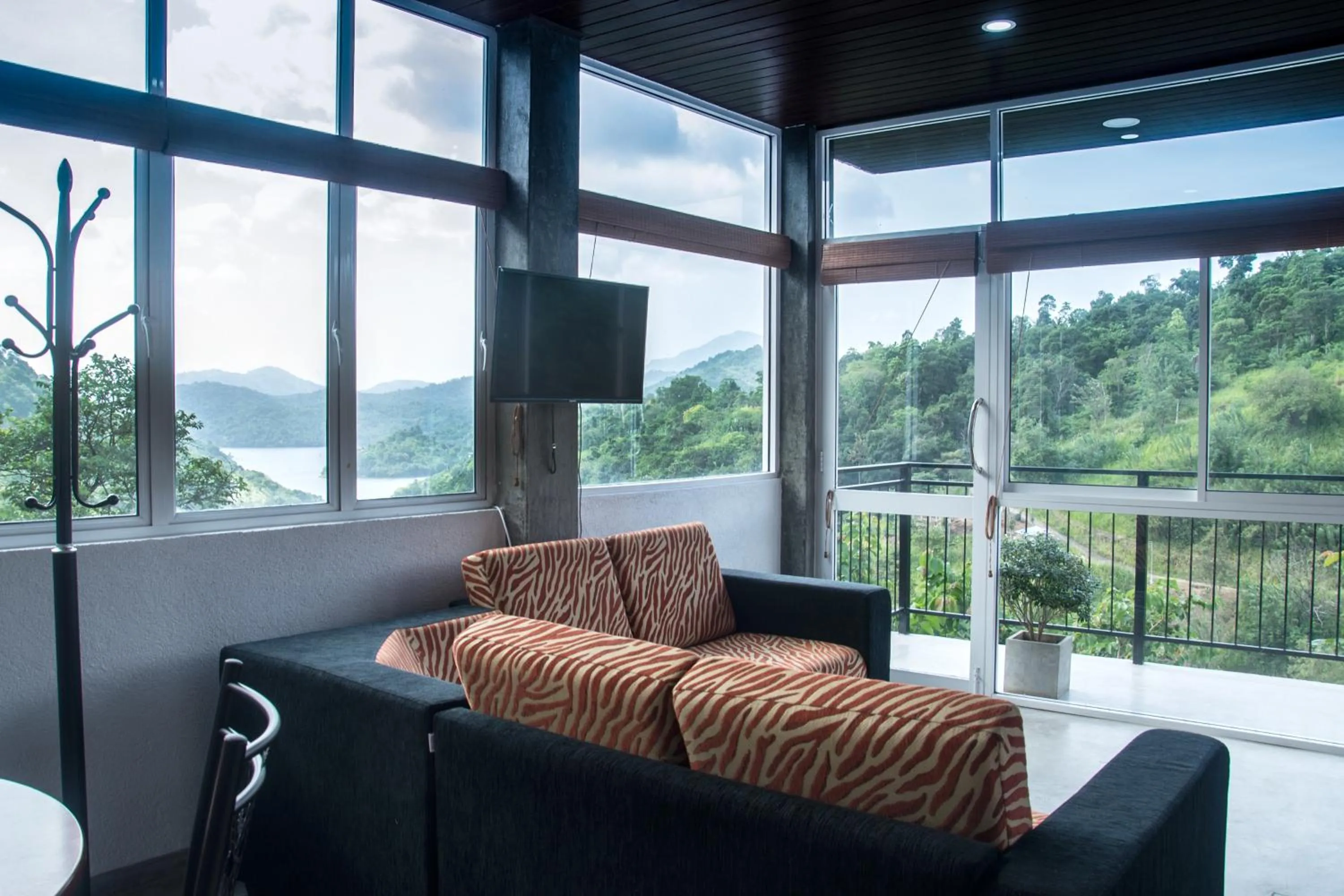 TV and multimedia in Kandy Victoria Eco Resort