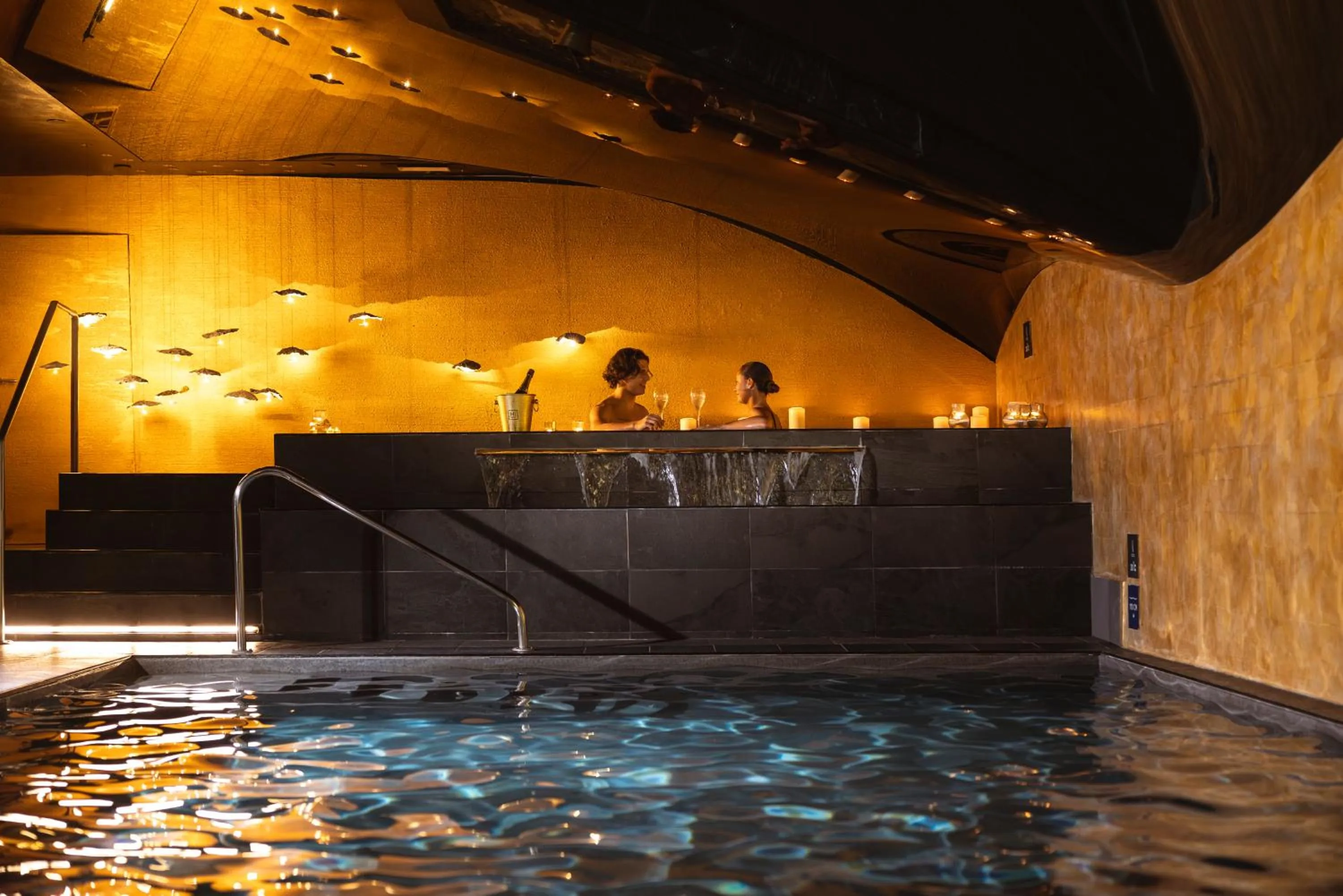 Swimming pool in Hi Hotels Trento - Wellness & Spa Adults Only