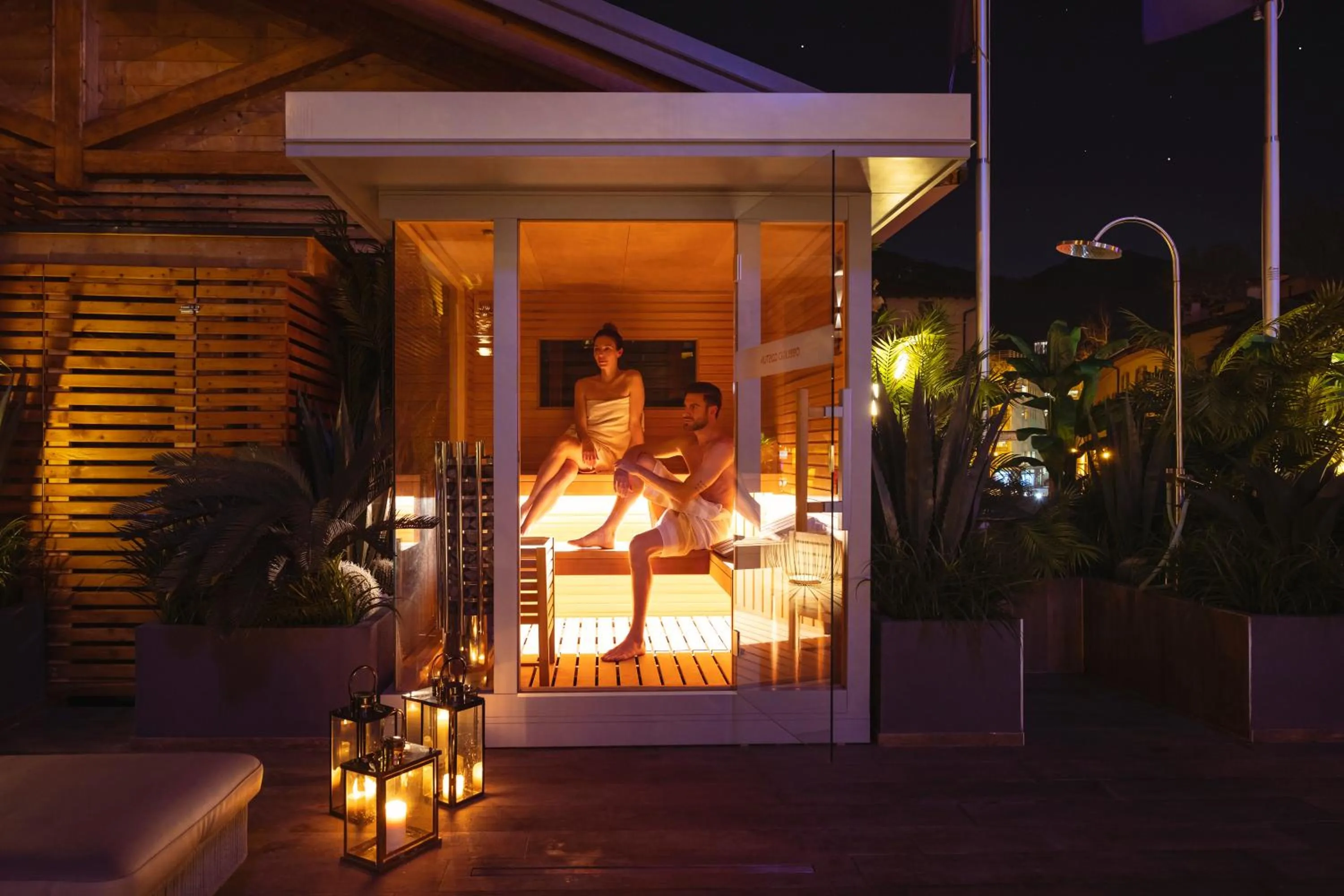 Swimming pool in Hi Hotels Trento - Wellness & Spa Adults Only