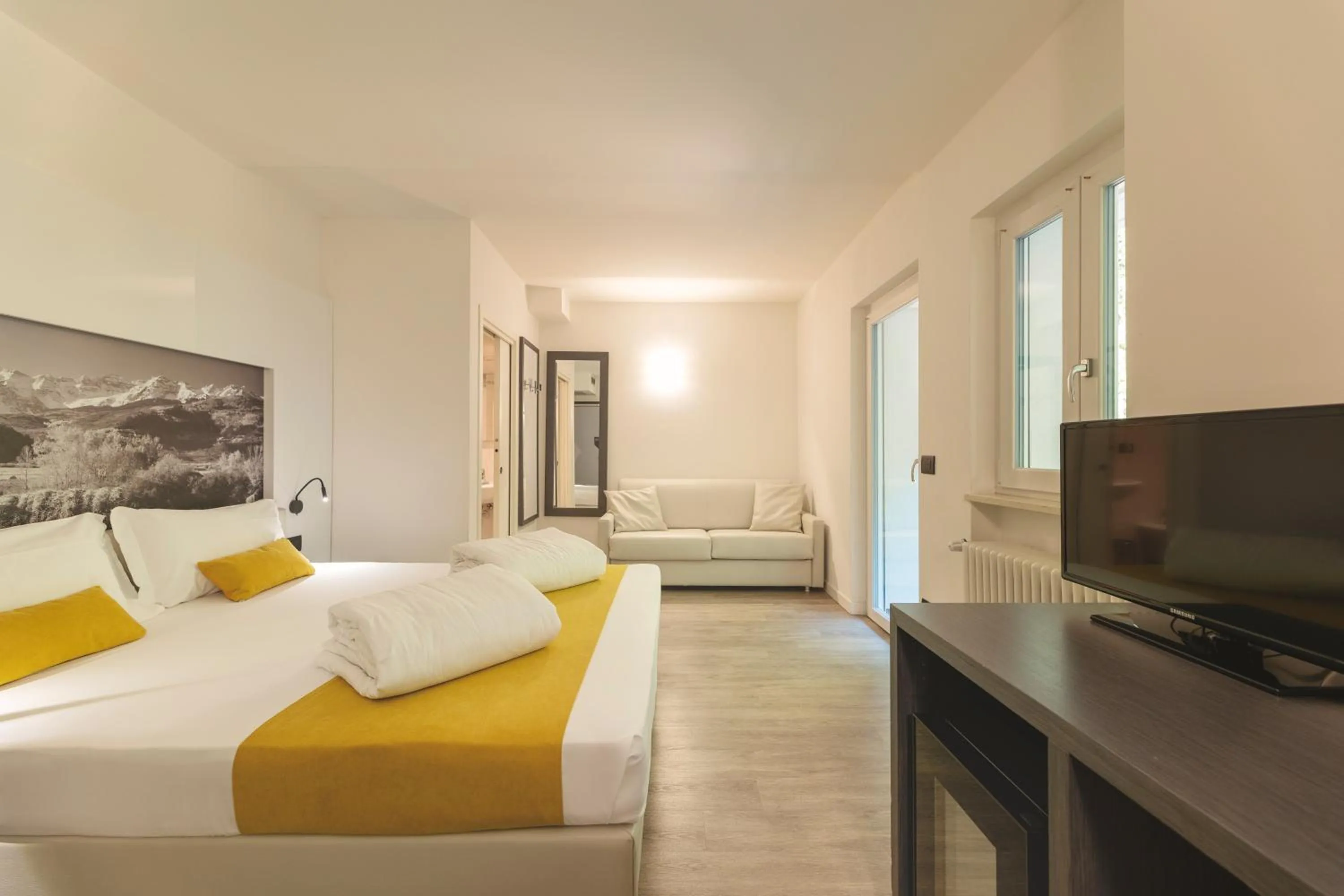 Photo of the whole room, Bed in Hi Hotels Trento - Wellness & Spa Adults Only