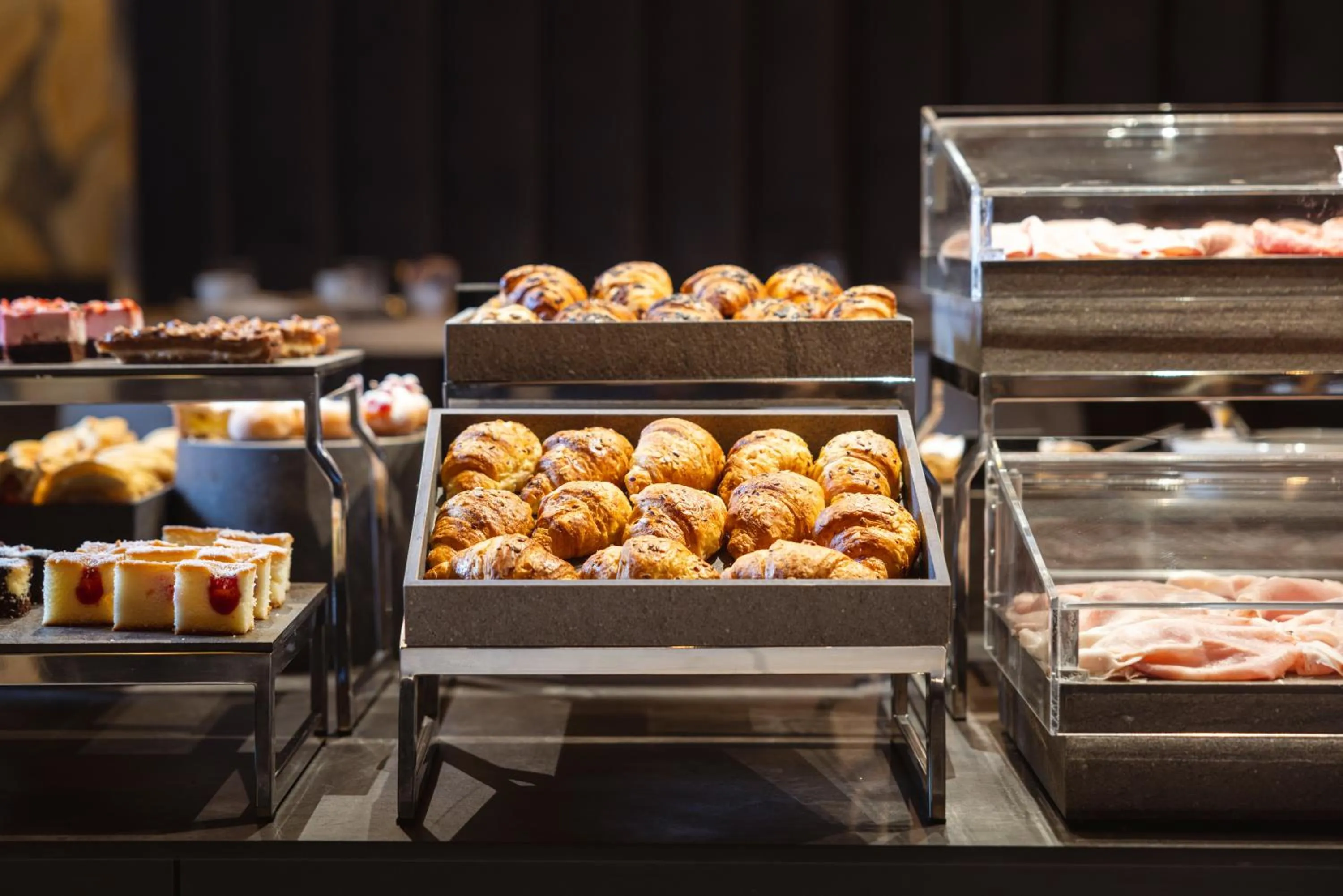 Breakfast in Hi Hotels Trento - Wellness & Spa Adults Only