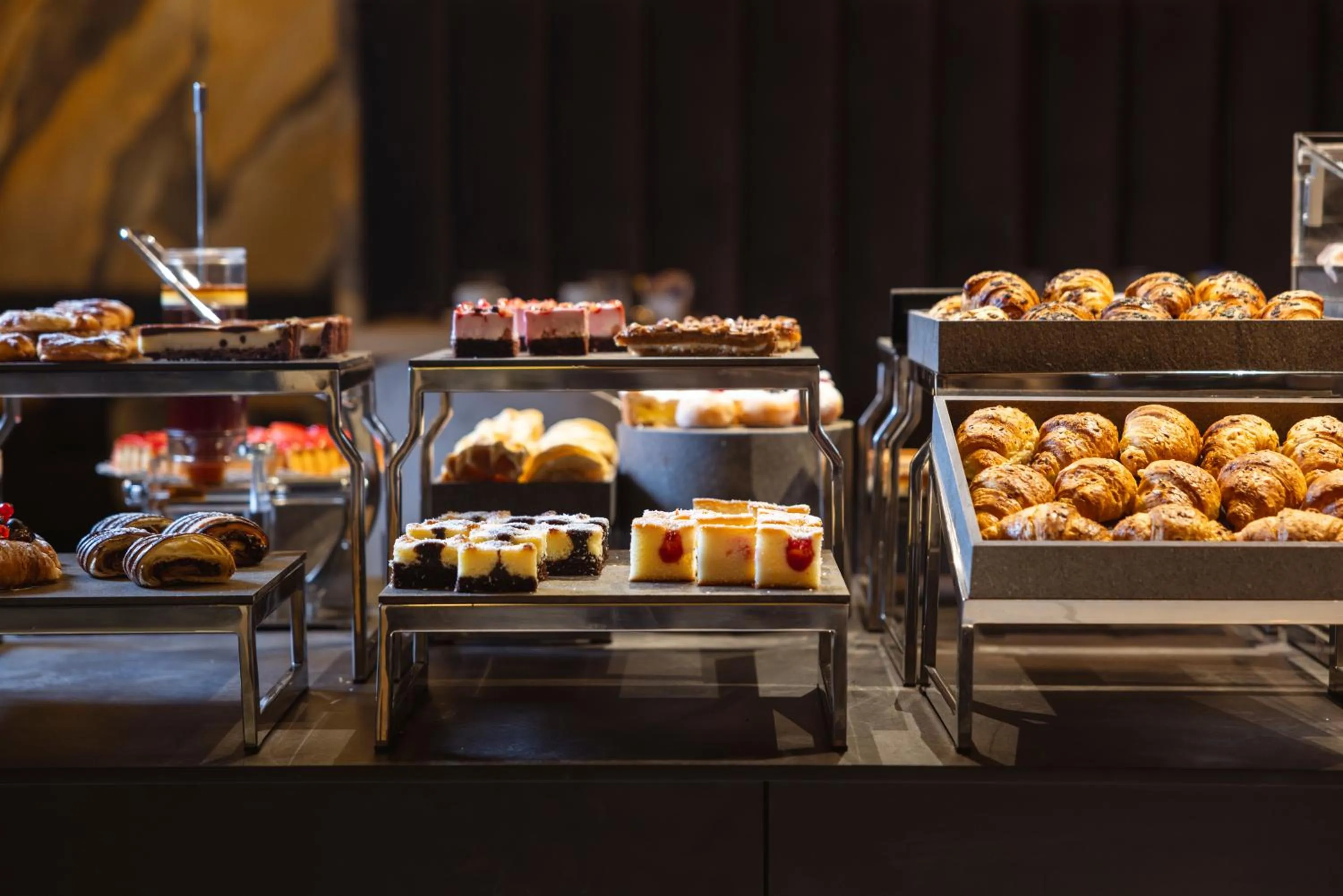 Breakfast in Hi Hotels Trento - Wellness & Spa Adults Only