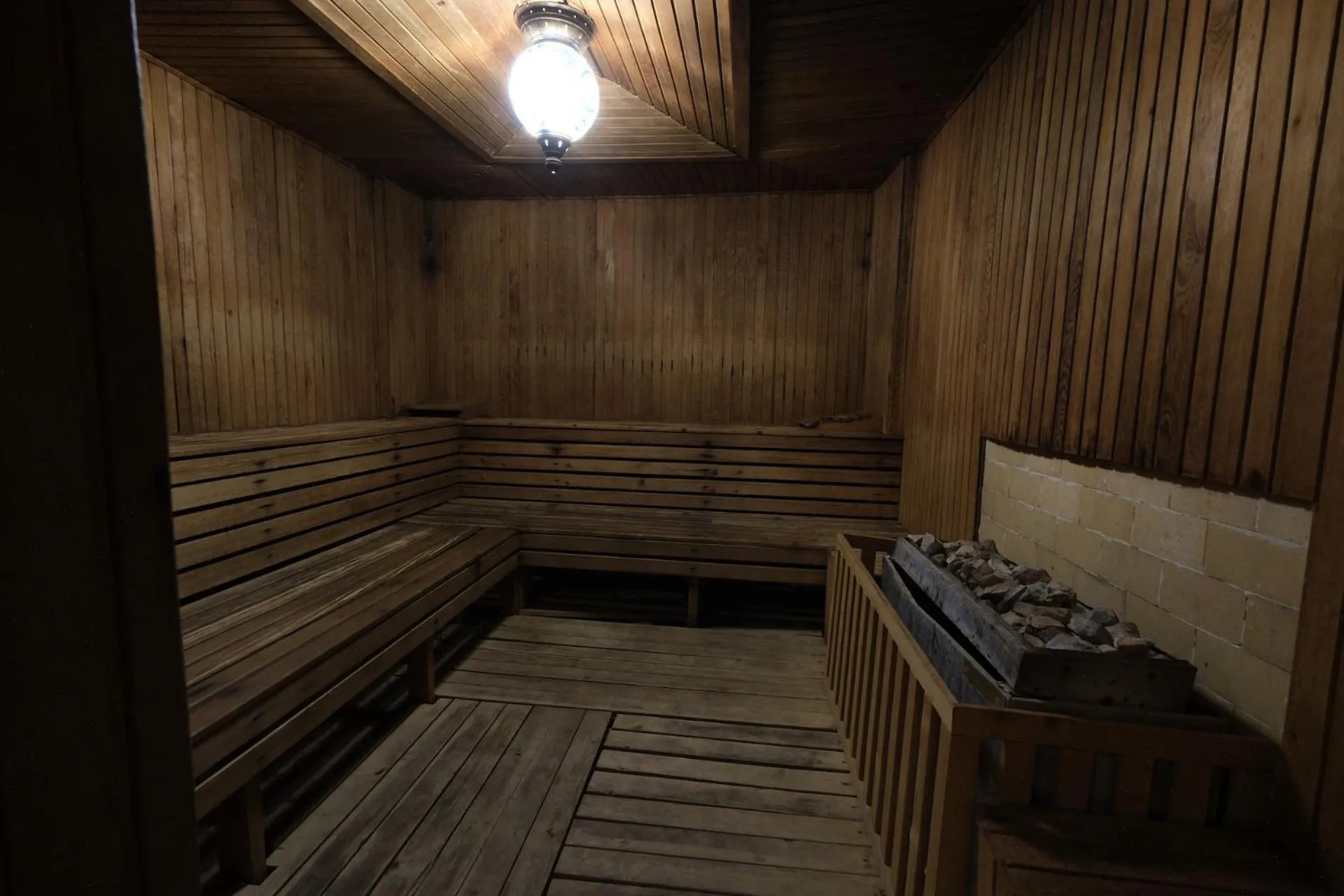 Aleria Belport Beach Hotel