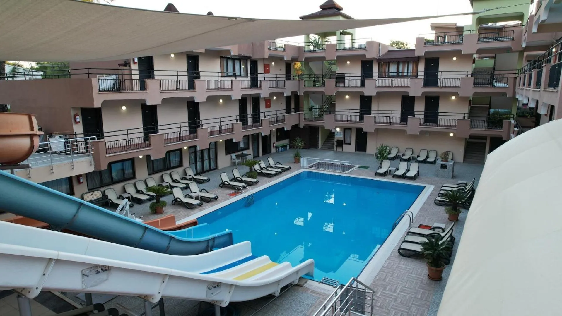 Aleria Belport Beach Hotel