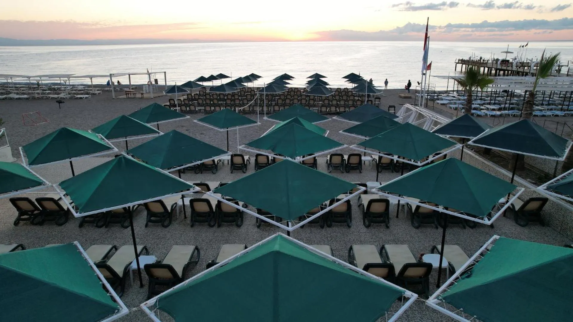 Aleria Belport Beach Hotel