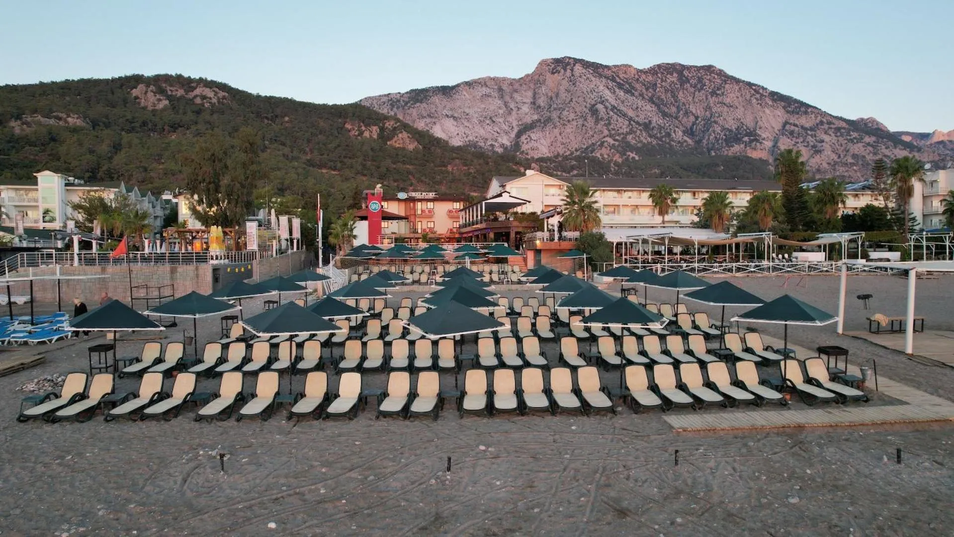 Aleria Belport Beach Hotel