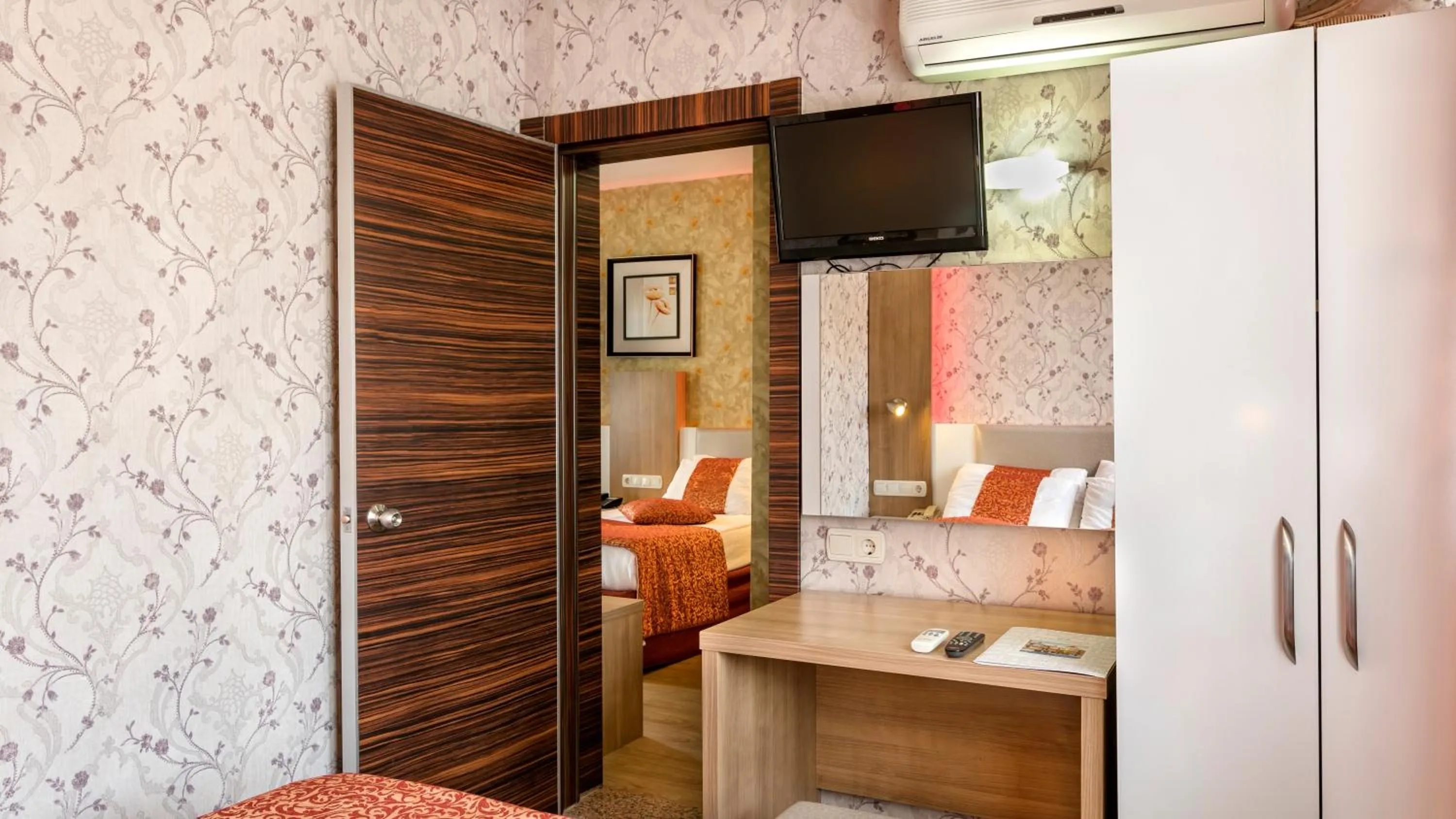 Photo of the whole room in Aleria Belport Beach Hotel