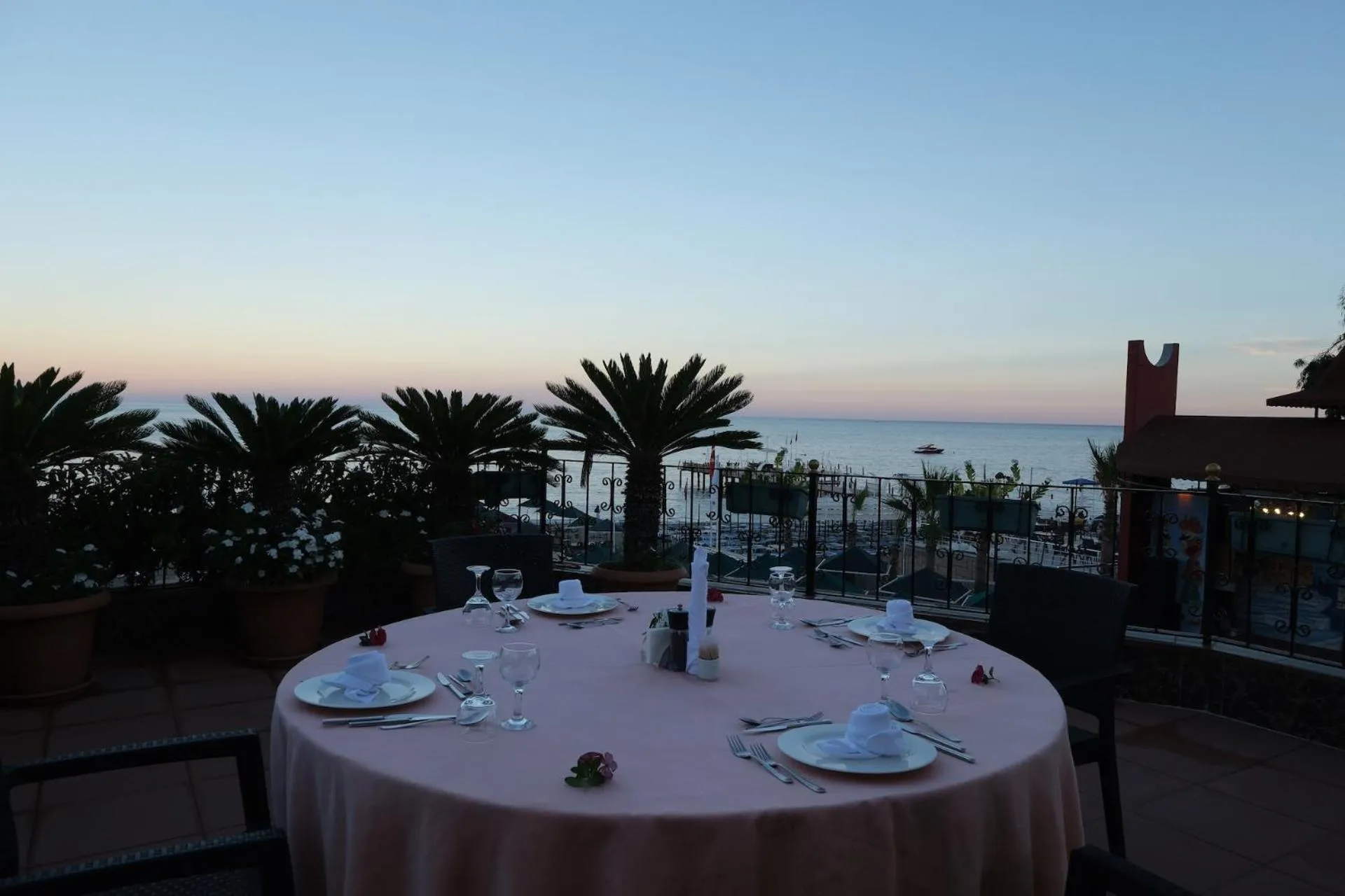 Aleria Belport Beach Hotel