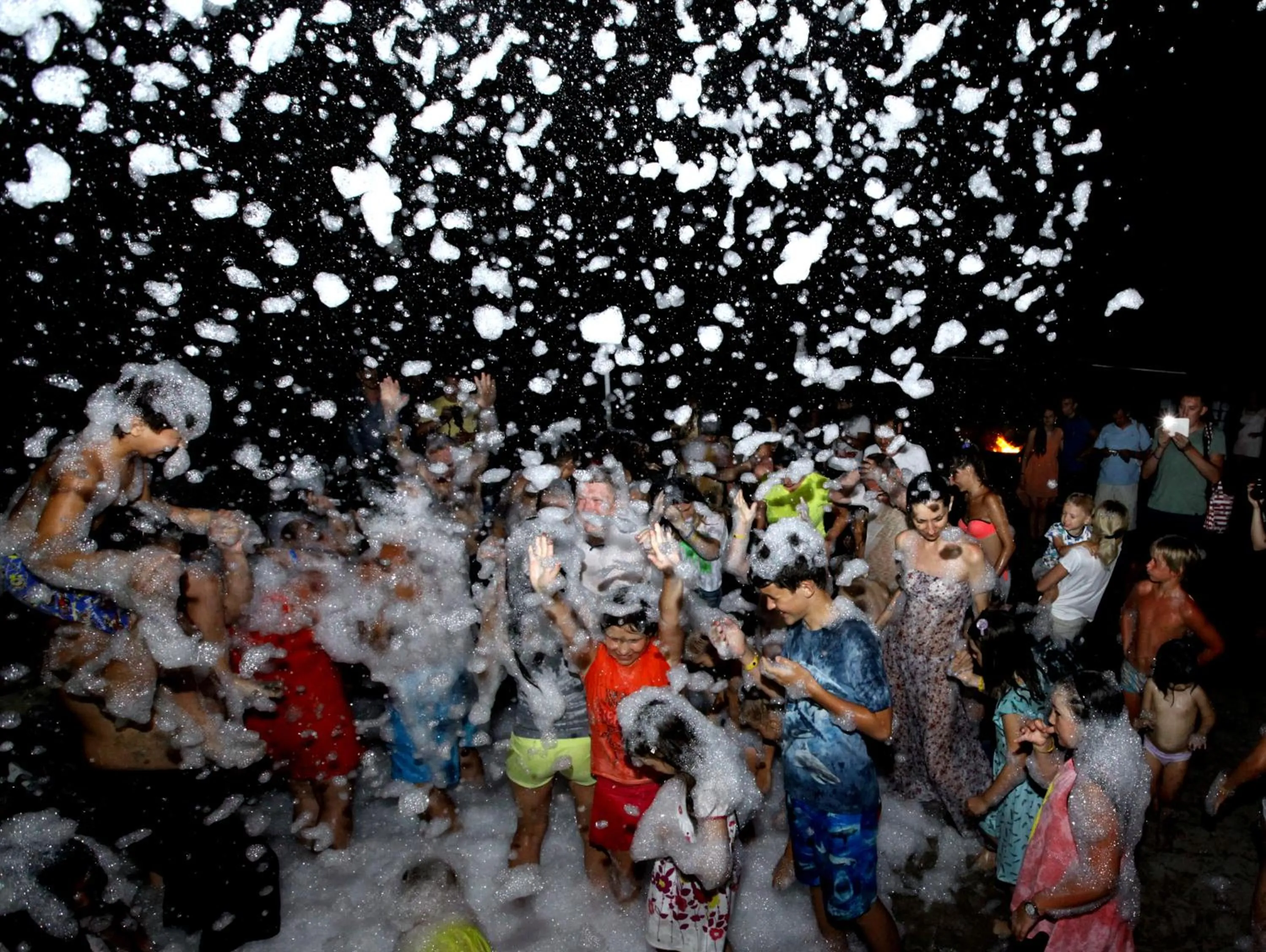 Entertainment in Aleria Belport Beach Hotel