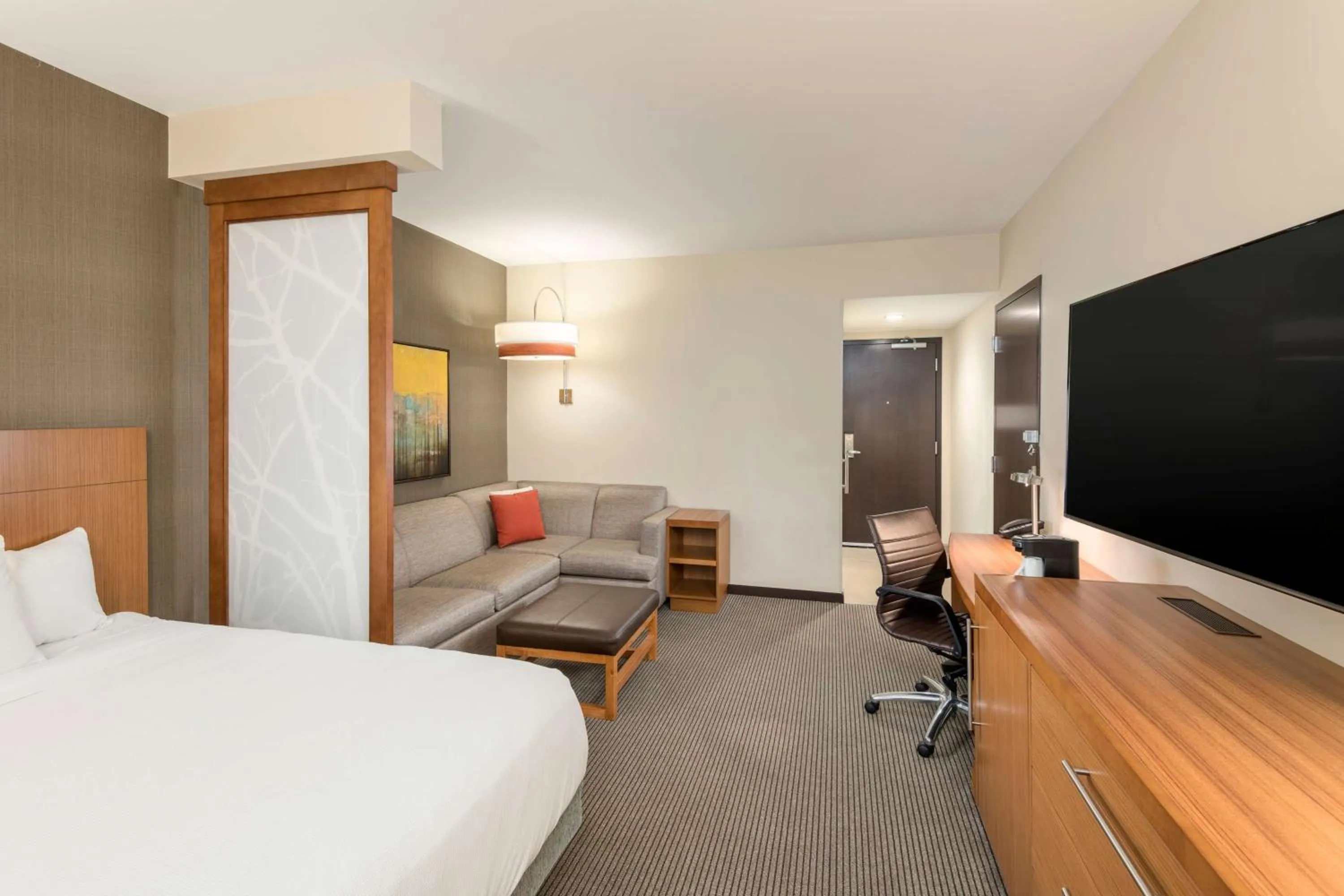 Bedroom, Bed in Hyatt Place Greenville Downtown