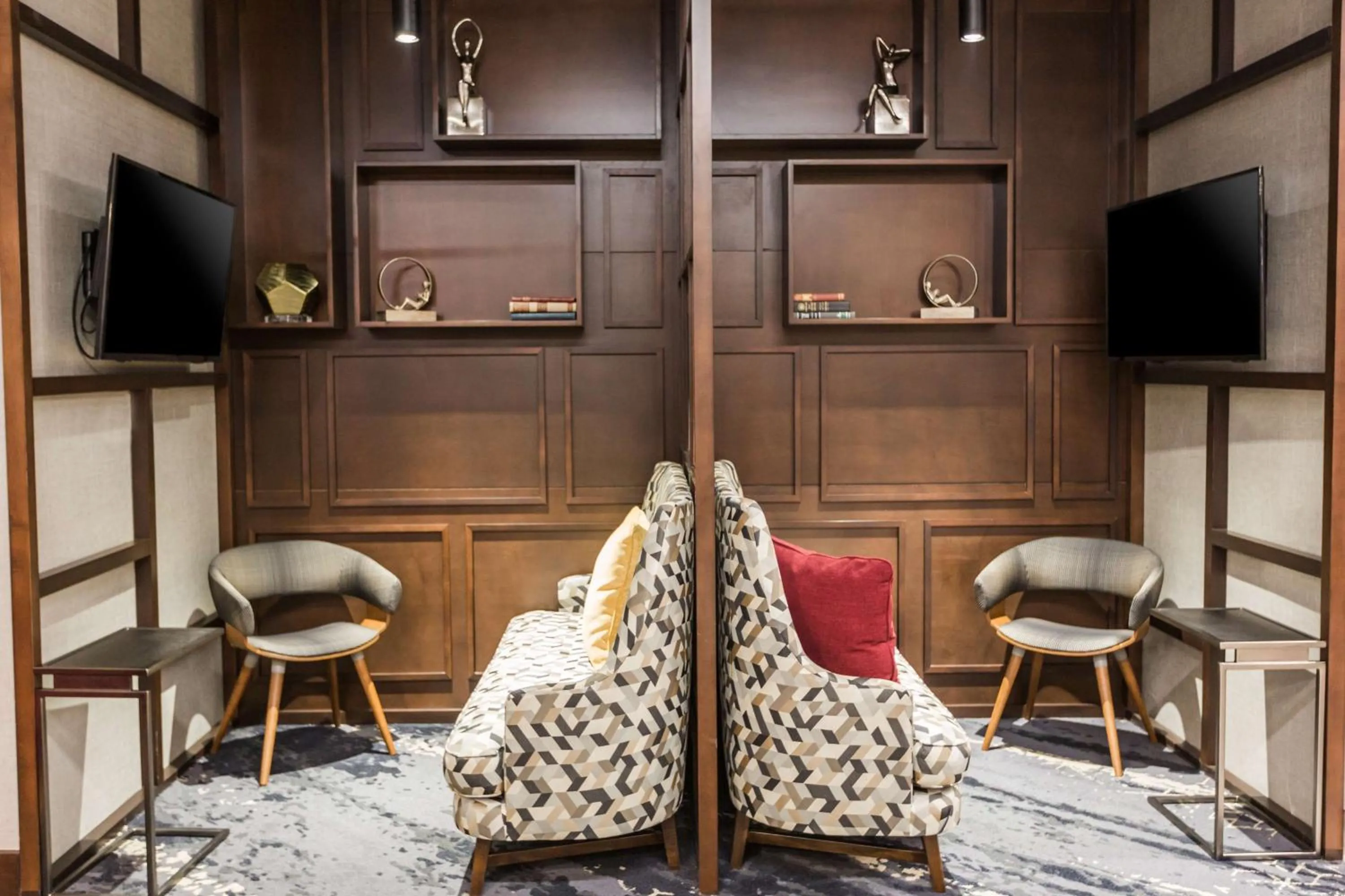 Lounge or bar in Hyatt Place Greenville Downtown