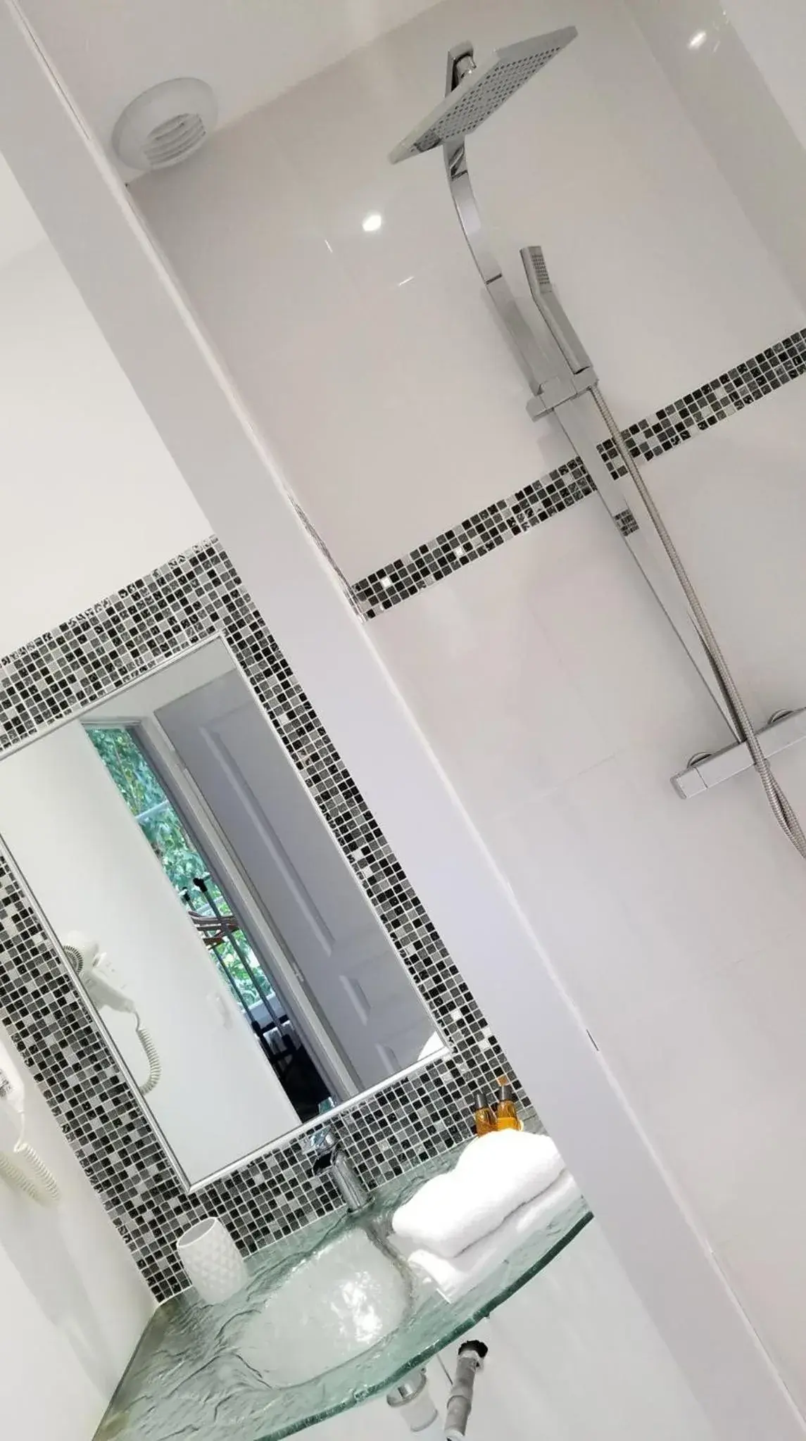 Deluxe Room - single occupancy in La Maison Blanche Deluxe Room - single occupancy in La Maison Blanche