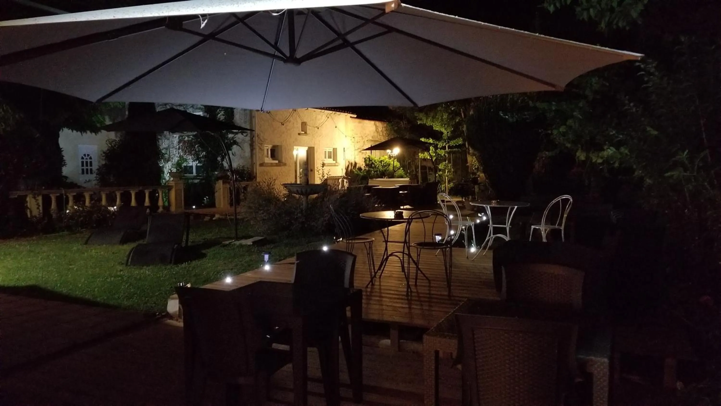 Property building in La Maison Blanche