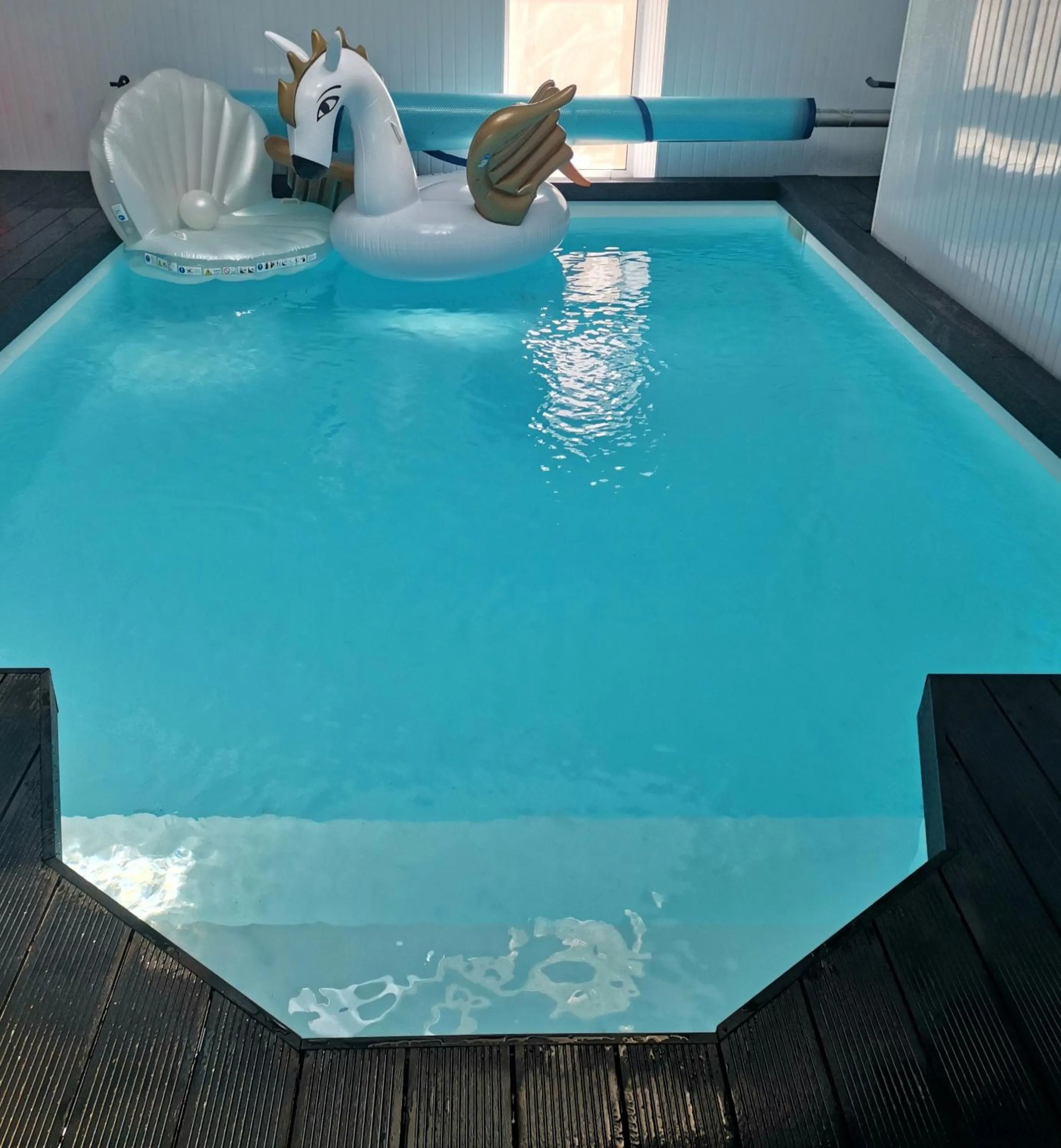 Swimming pool in La Maison Blanche