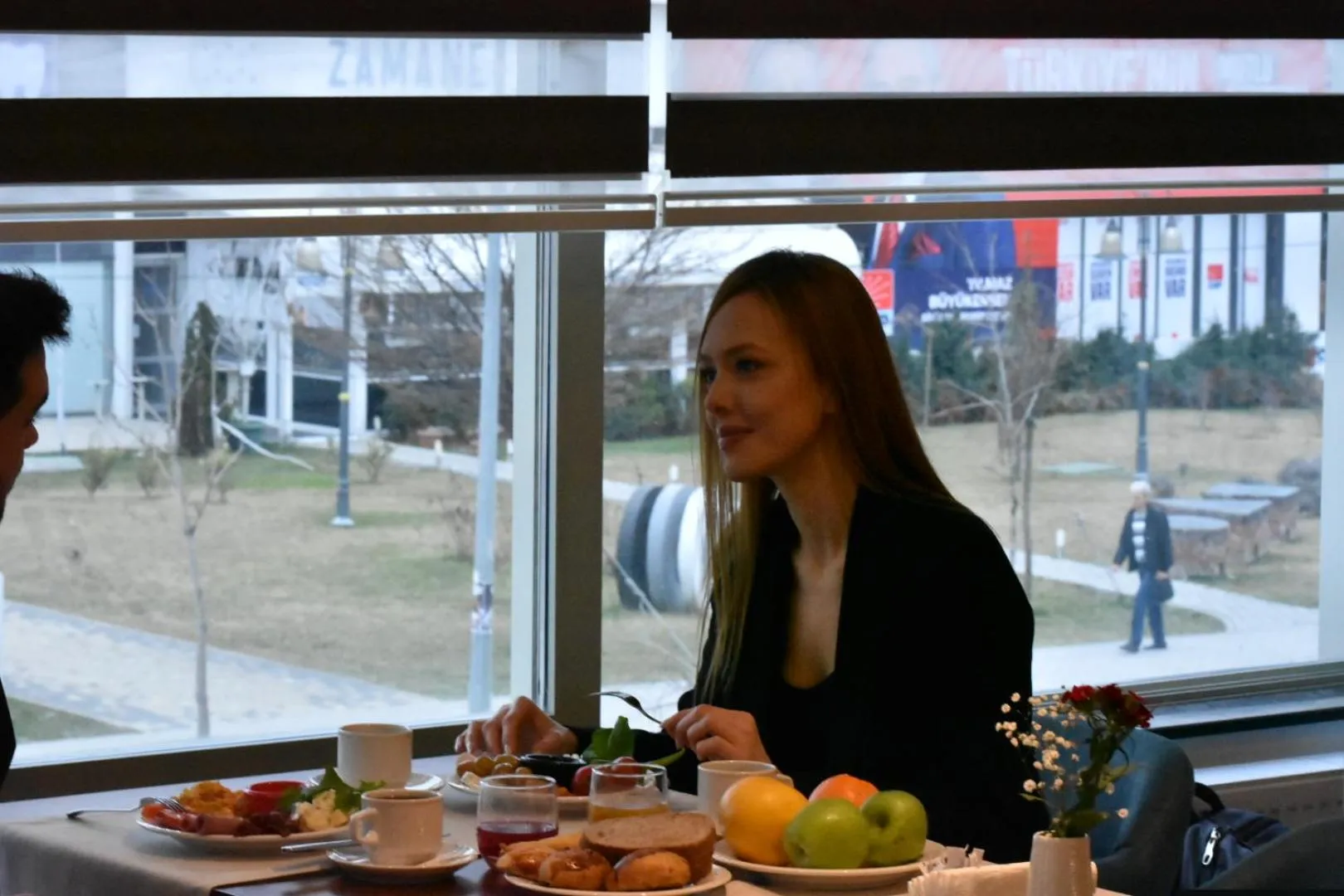 Restaurant/places to eat in Capella Otel