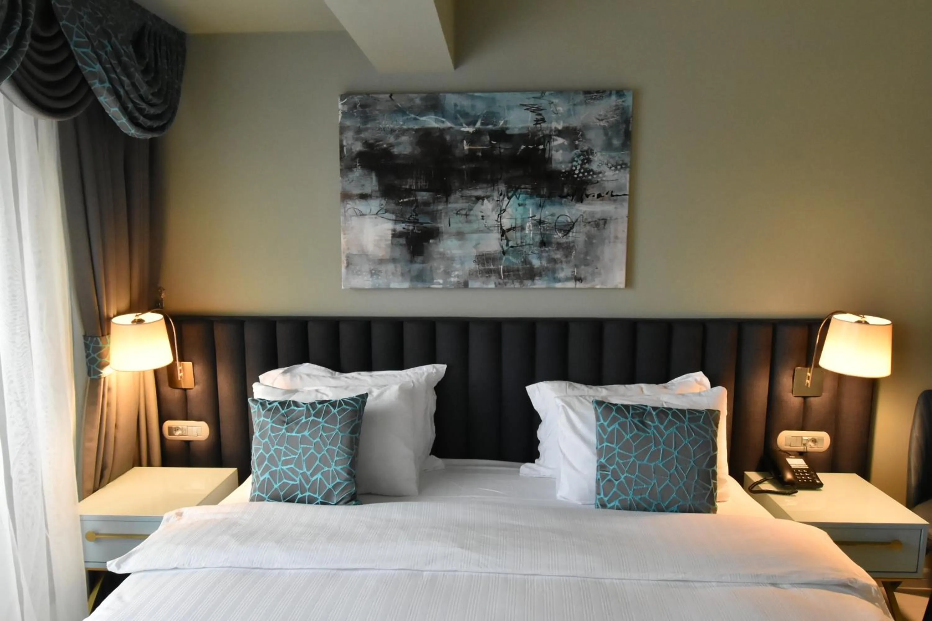 Bedroom, Bed in Capella Otel