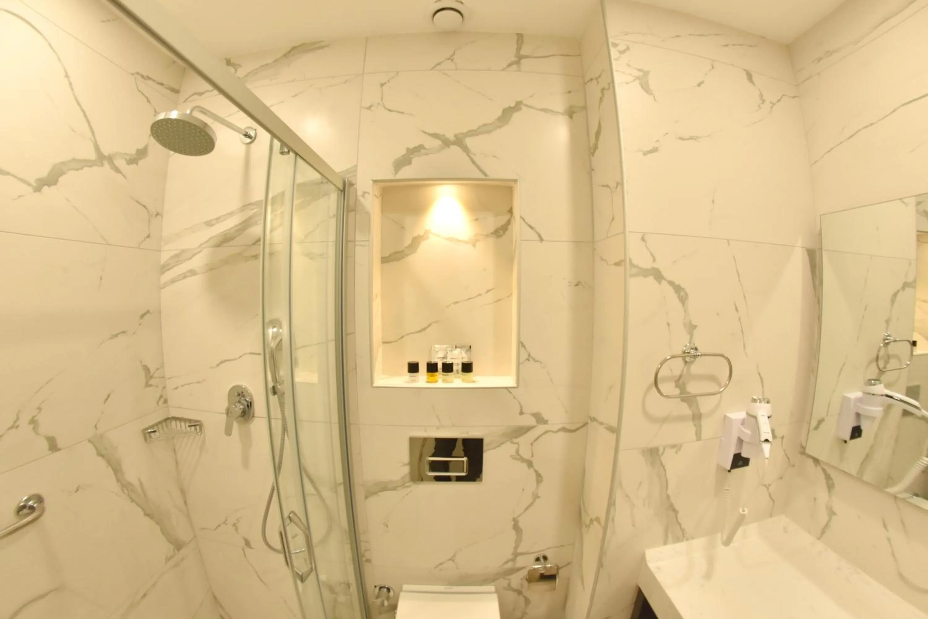 Bathroom in Capella Otel